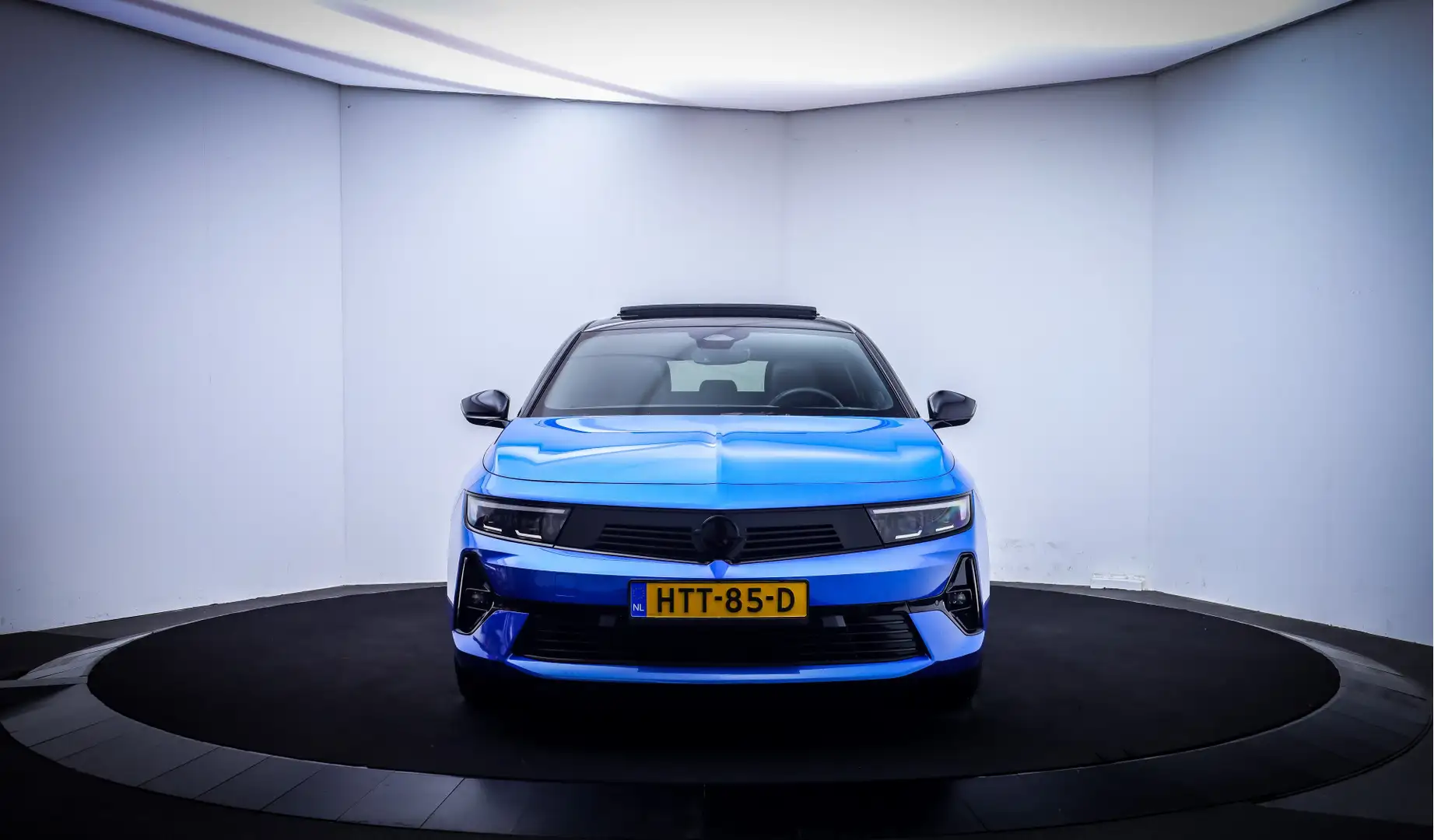 Opel Astra 1.2T 130Pk Aut. ULTIMATE Edition PANO | LEDER | ME Bleu - 2