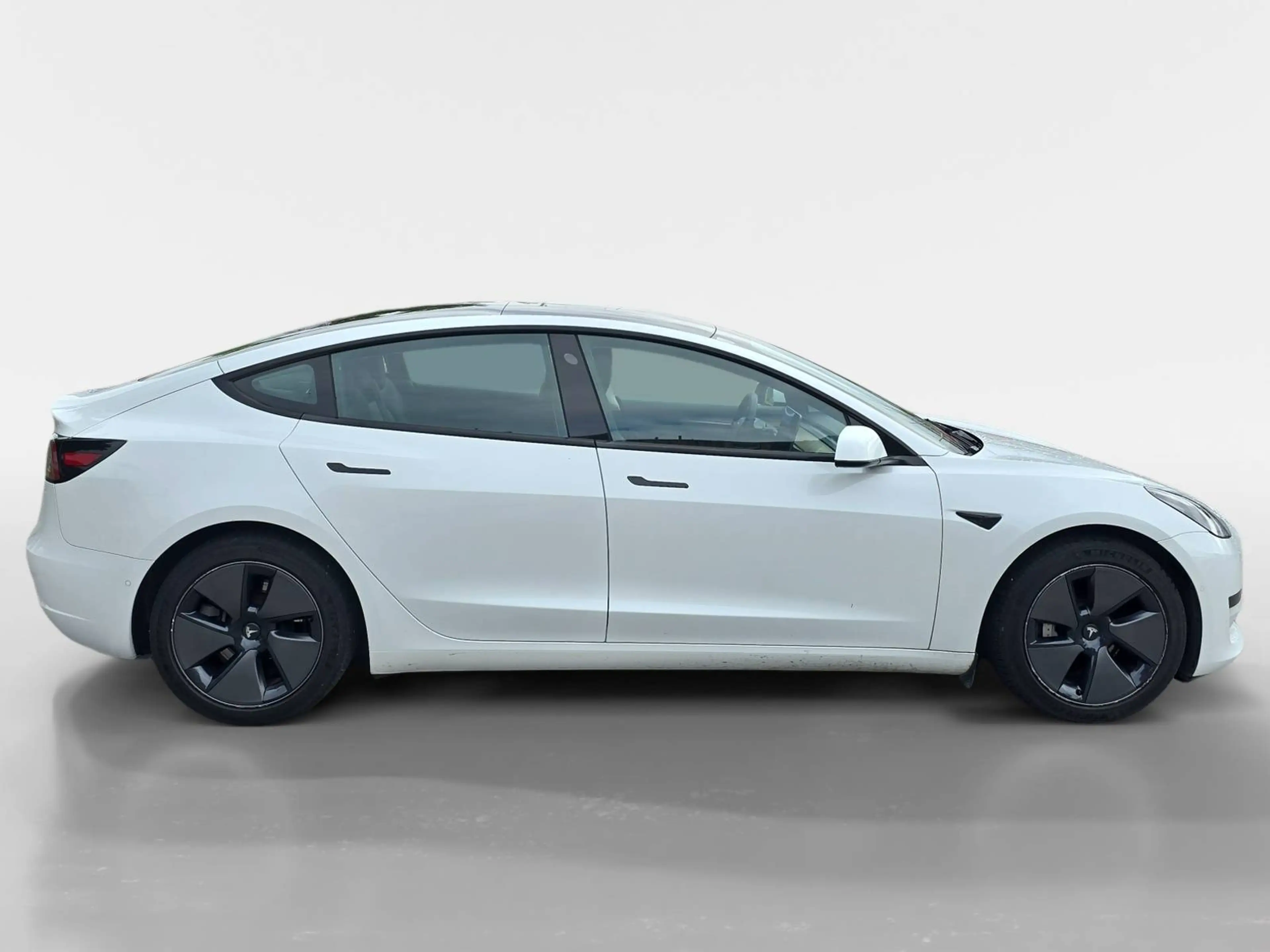 Tesla Model 3 Basis RWD — photo 6