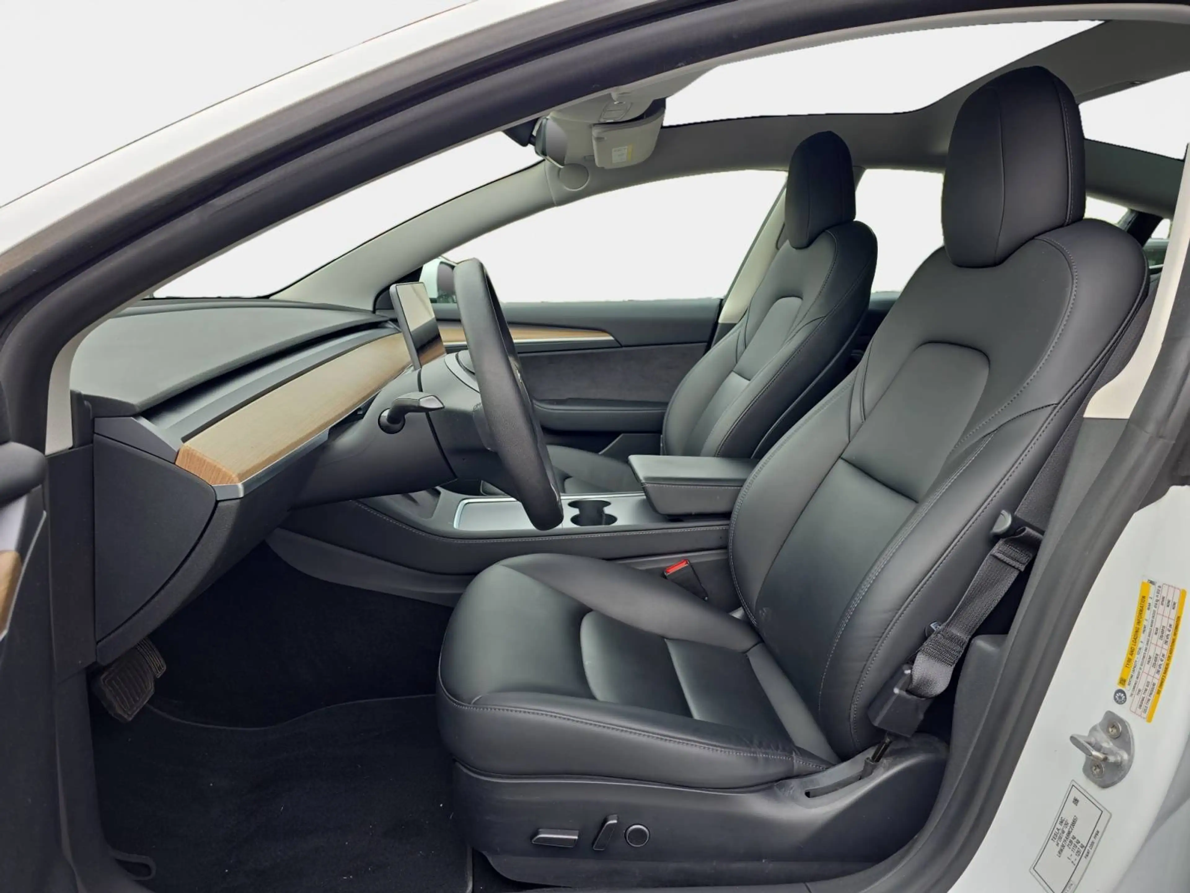 Tesla Model 3 Basis RWD — photo 9