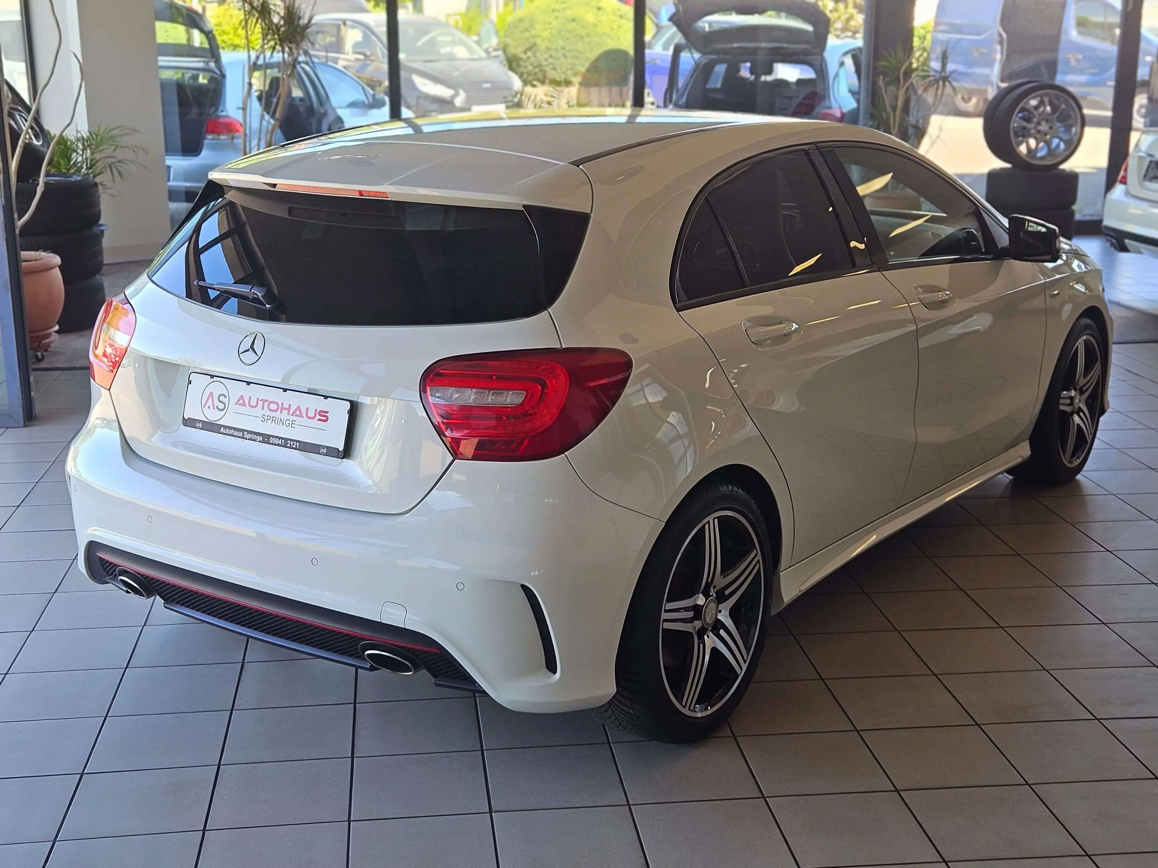Mercedes-Benz A 250 AMG Line Sport *Alcantara, Scheckheft, Parkassist* — photo 5