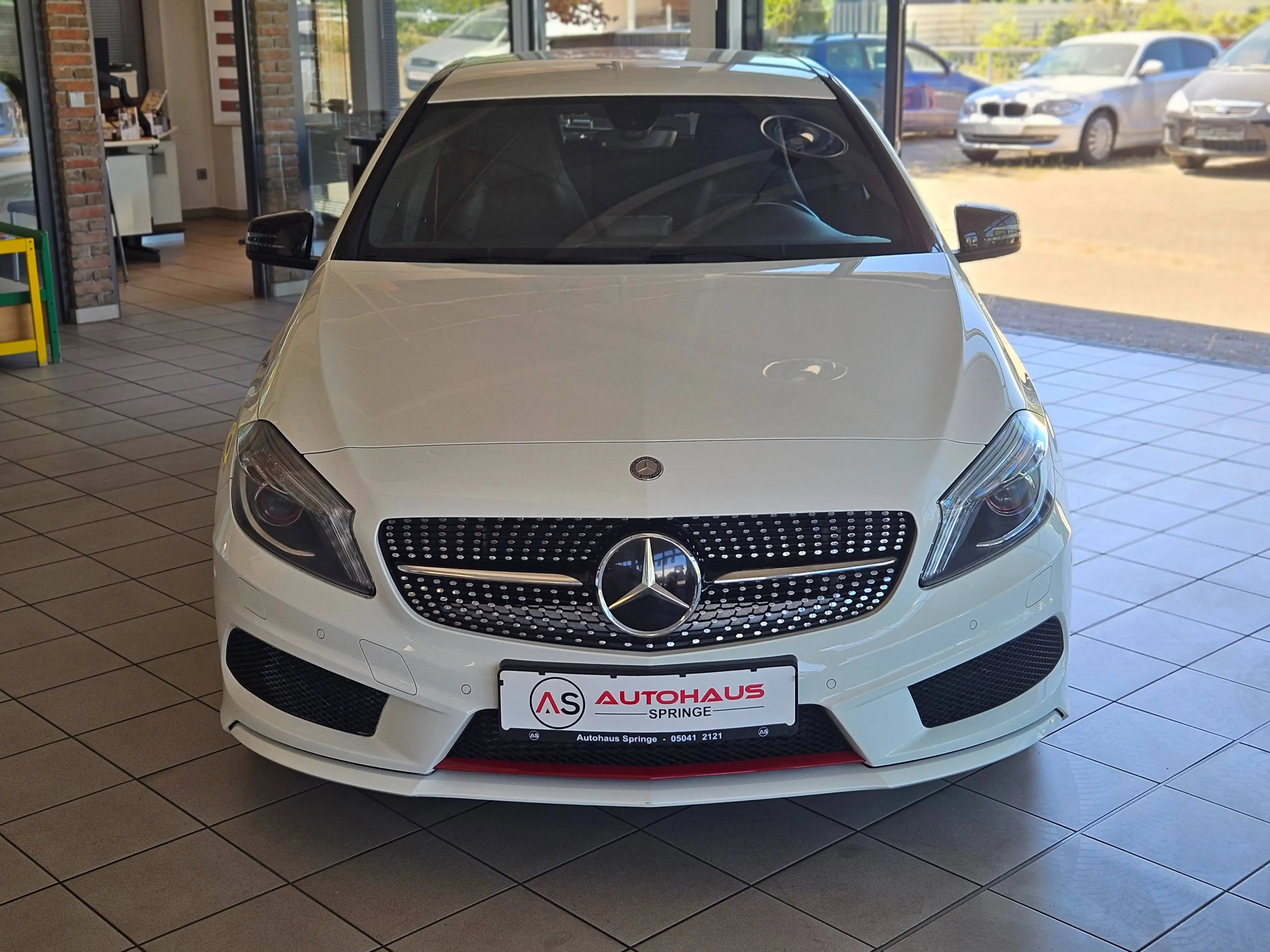 Mercedes-Benz A 250 AMG Line Sport *Alcantara, Scheckheft, Parkassist* — photo 7