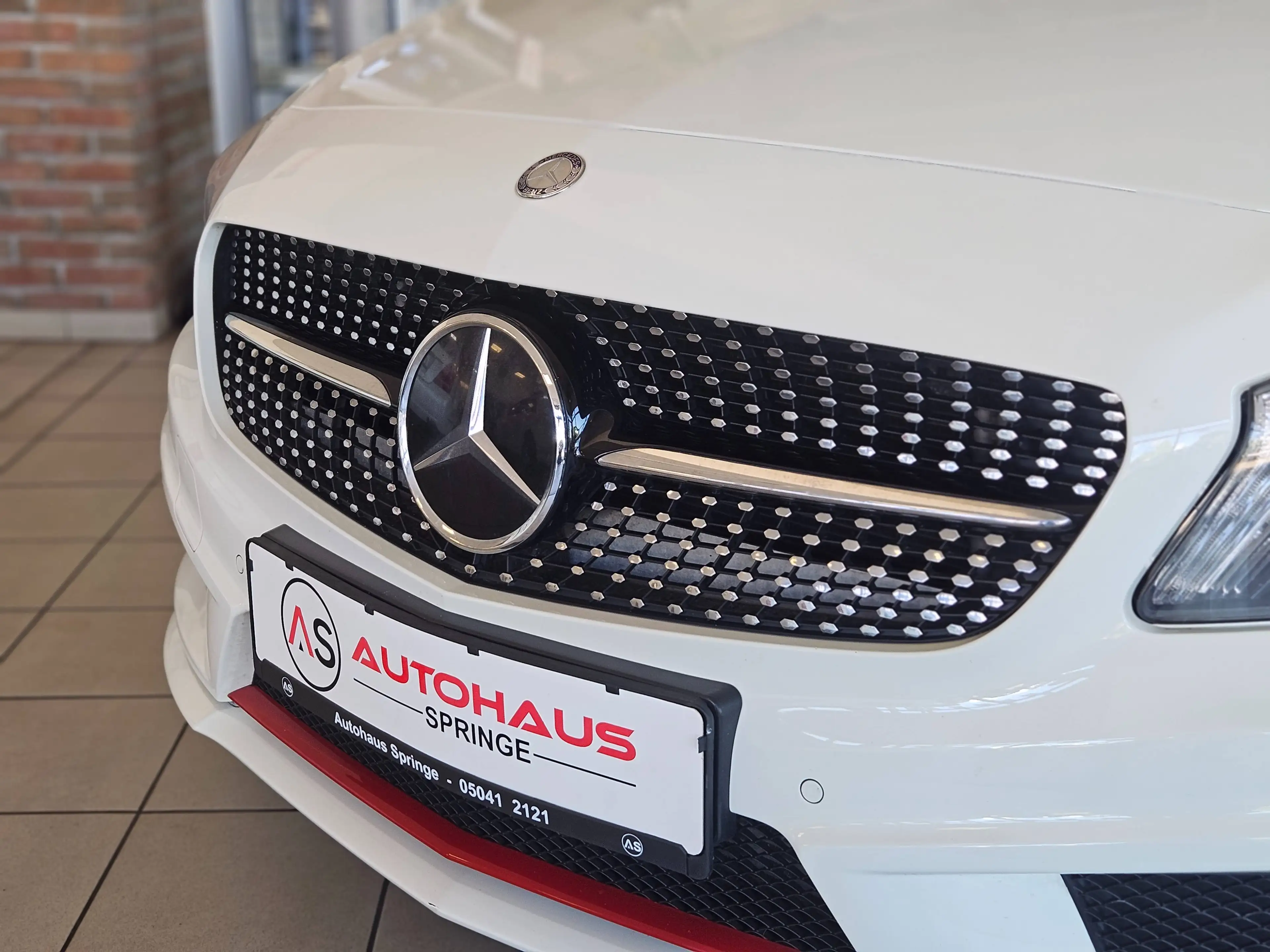 Mercedes-Benz A 250 AMG Line Sport *Alcantara, Scheckheft, Parkassist* — photo 8