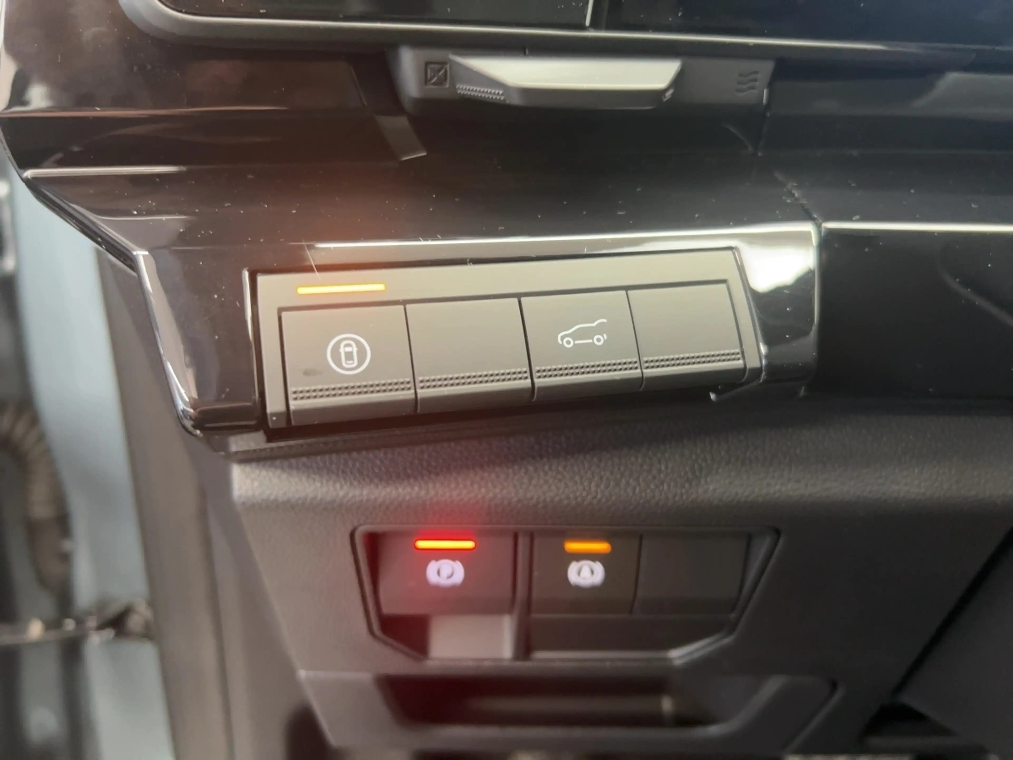 Renault Espace 6 Iconic Full Hybrid E-Tech 200 5-Sitzer BT — photo 17