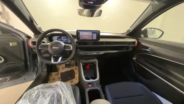 Jeep Avenger view 10