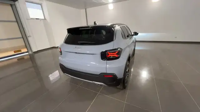 Jeep Avenger view 4