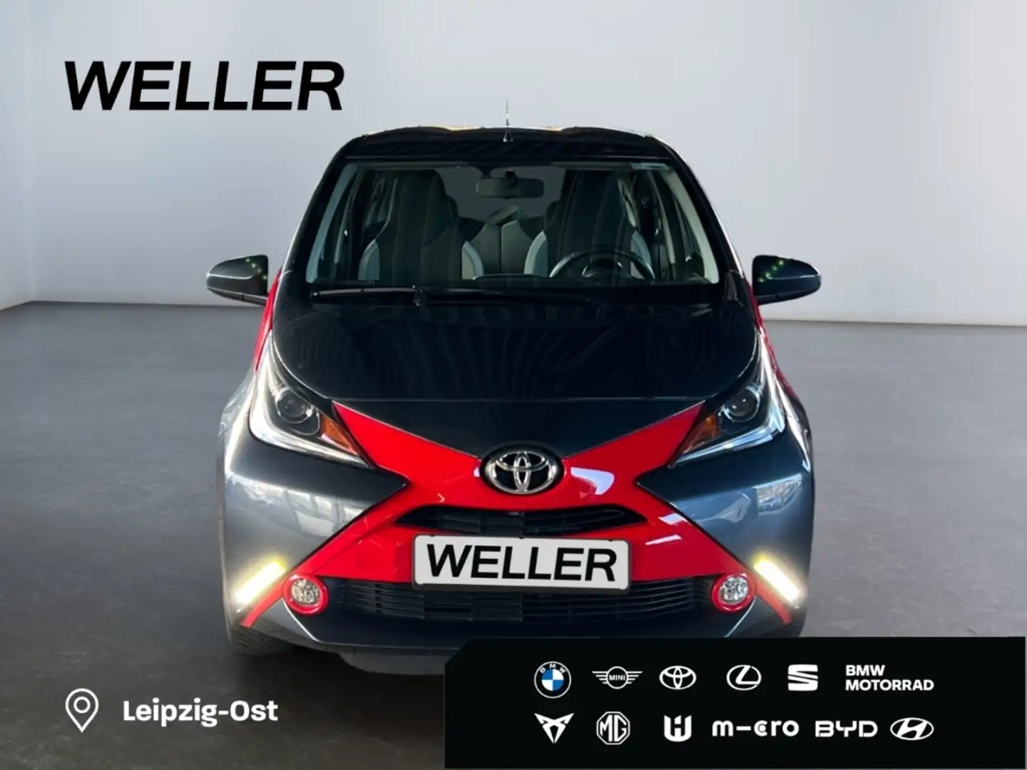 Toyota Aygo x-play touch *Navi*Kamera*PDC hi*LMF*Color* Gris - 2