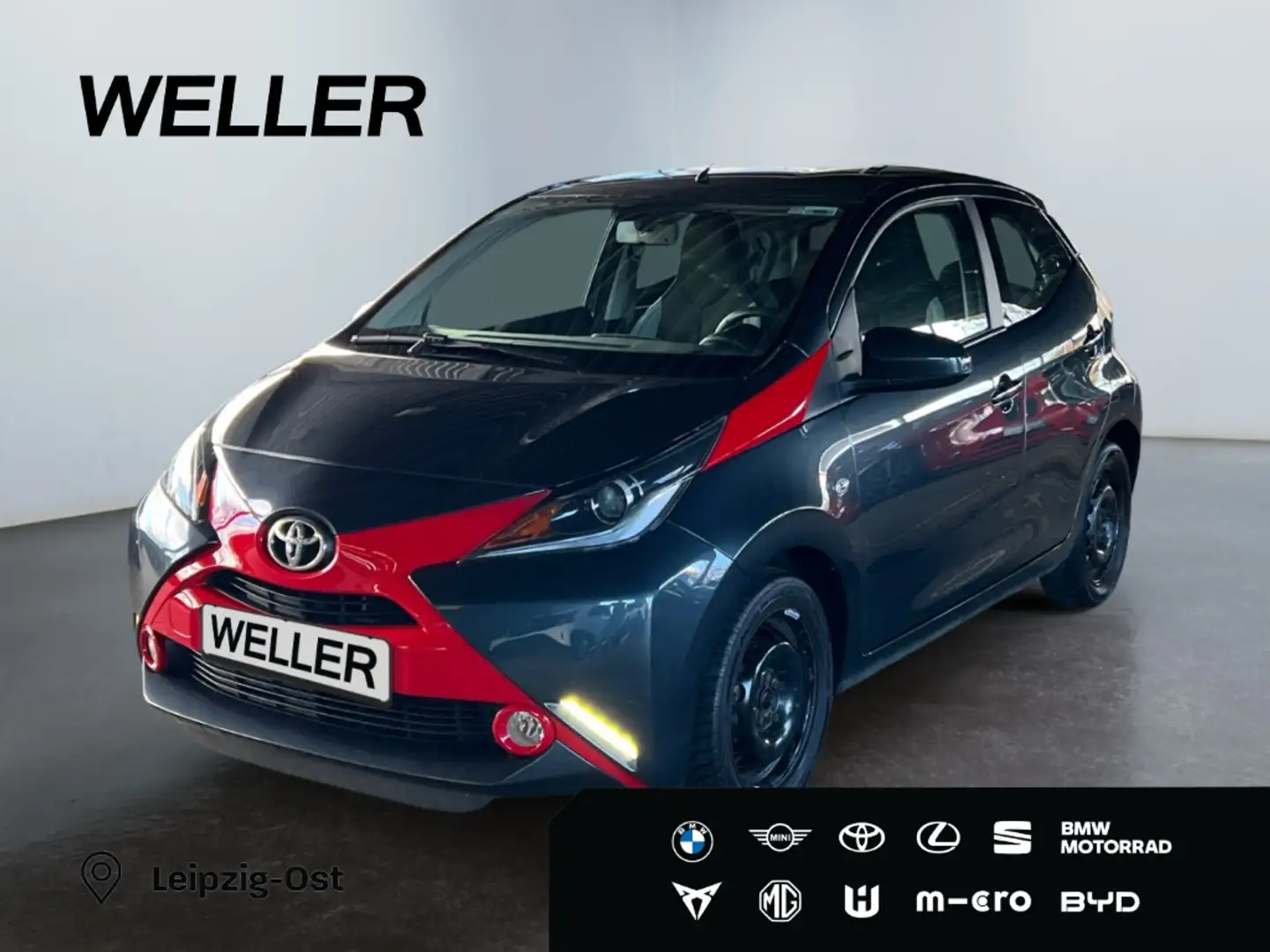 Toyota Aygo x-play touch *Navi*Kamera*PDC hi*LMF*Color* Gris - 1
