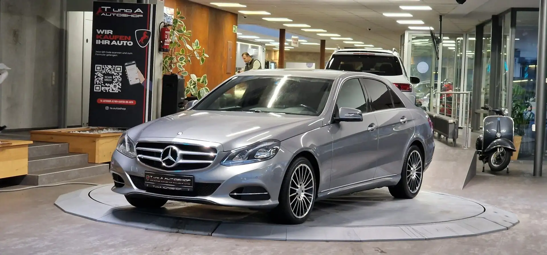 Mercedes-Benz E 200 CDI Aut. *Navi*Sitzheizung*18Zoll* Grau - 1