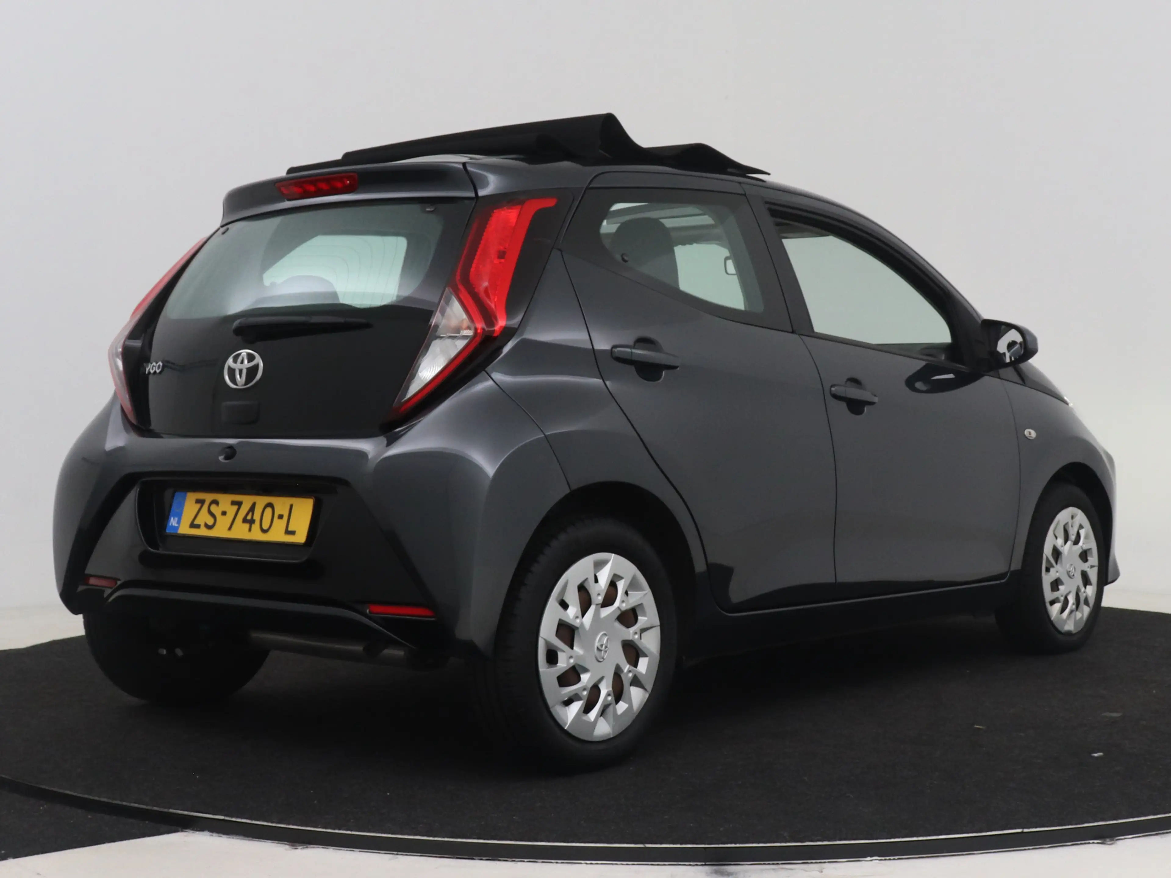 Toyota Aygo 1.0 VVT-i x-play Automaat | Cabrio | Apple carplay — photo 2