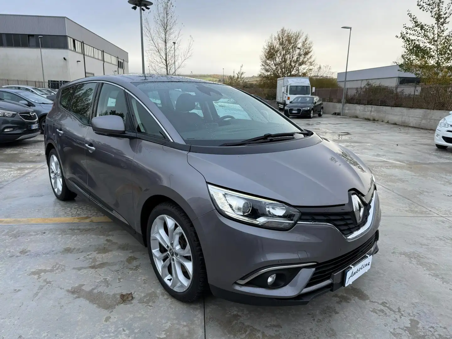 Renault Grand Scenic 1.7 bluedci Sport Edition2 150cv -EDC- 7 POSTI Gris - 2