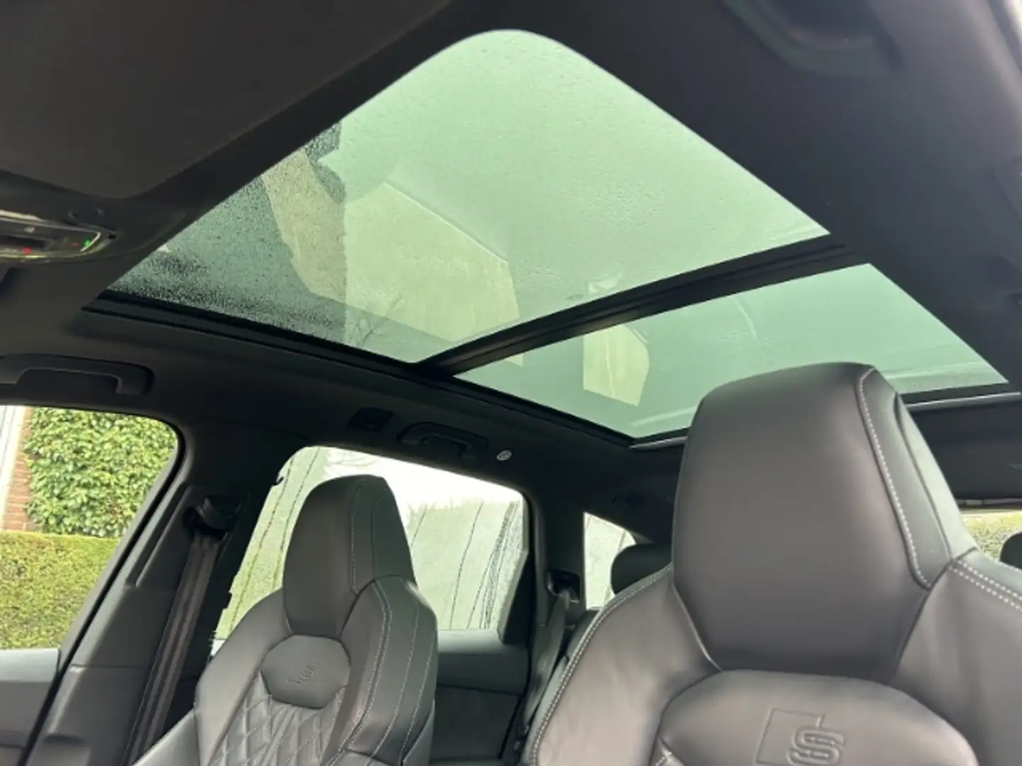 Audi SQ7 4.0 TFSI quattro S-Line/Panoramadach/Matrix/ACC Šedá - 2