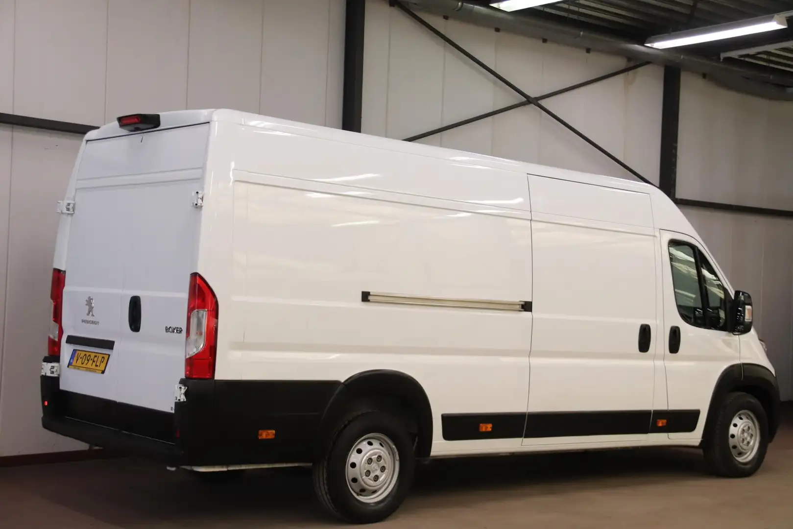 Peugeot Boxer 2.2 BlueHDi L4H2 AIRCO CRUISE CONTOL EURO 6 Wit - 2