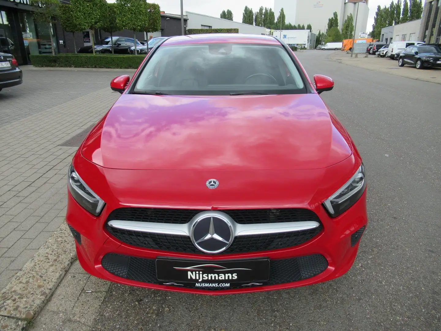 Mercedes-Benz A 250 Automaat-MBUX-Massage-Memory-Camera-Navi-Airco Rot - 2