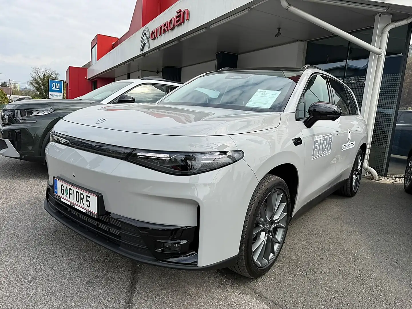 Leapmotor C10 REEV 28,4kWh Design (L1026) Grau - 1