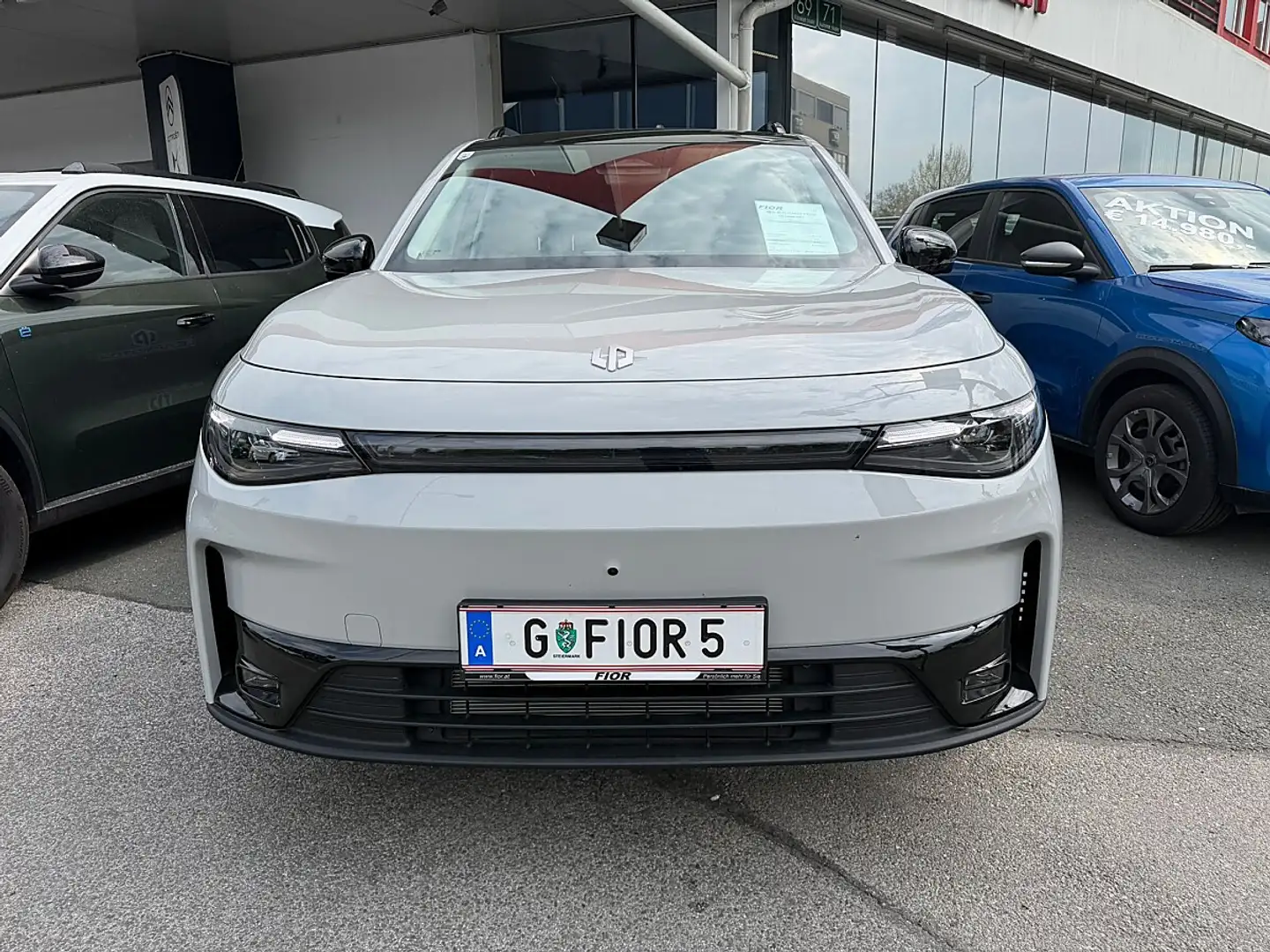 Leapmotor C10 REEV 28,4kWh Design (L1026) Grau - 2