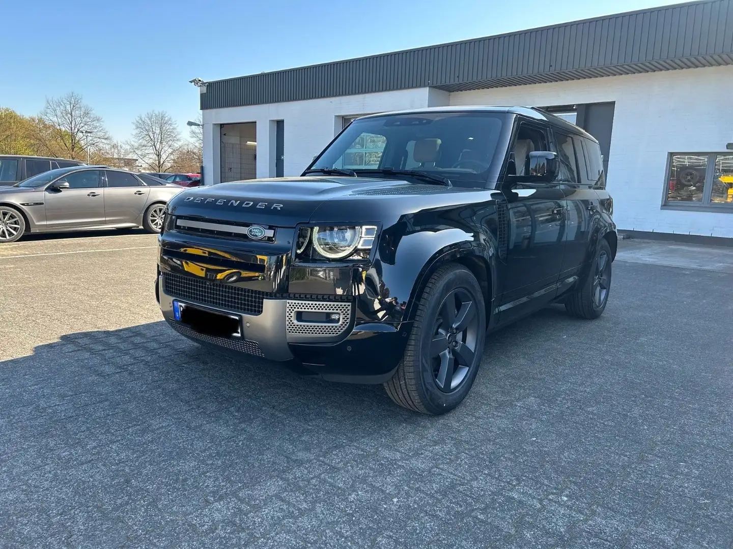 Land Rover Defender 2.0 P300e PHEV X-Dynamic HSE 110*VOLLLL Zwart - 1