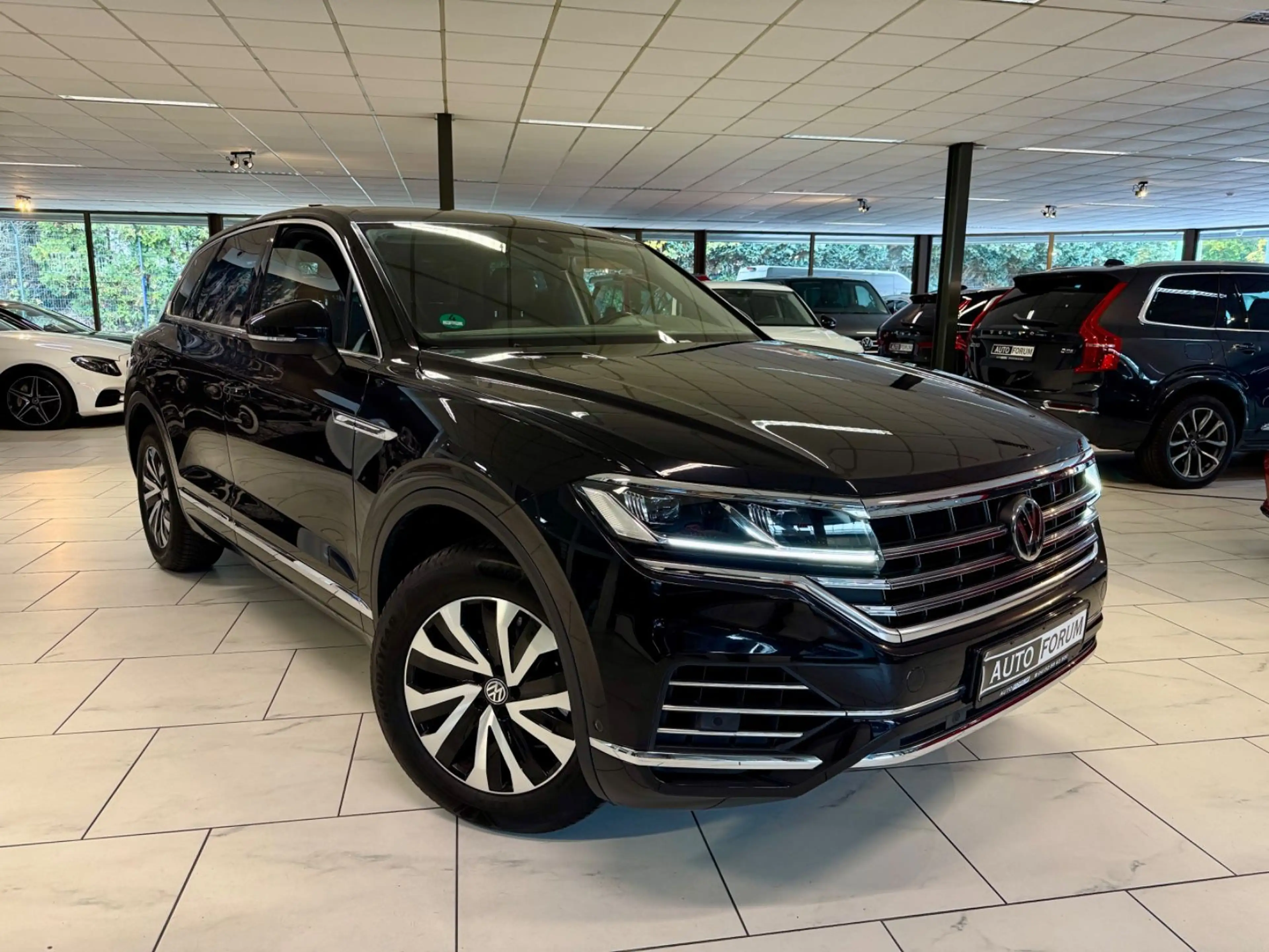 Volkswagen Touareg 3.0 TDI 4M ELEGANCE LEDER LED CAM SHZ — photo 2
