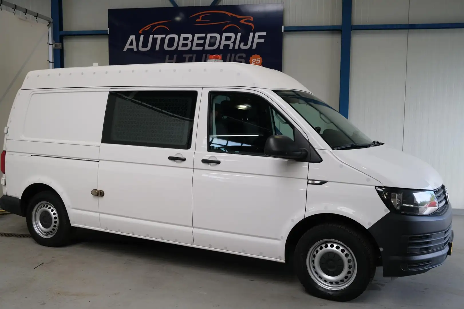 Volkswagen Transporter 2.0 TDI 103 KW L2H2 DC Automaat - N.A.P. Airco, Na Wit - 2