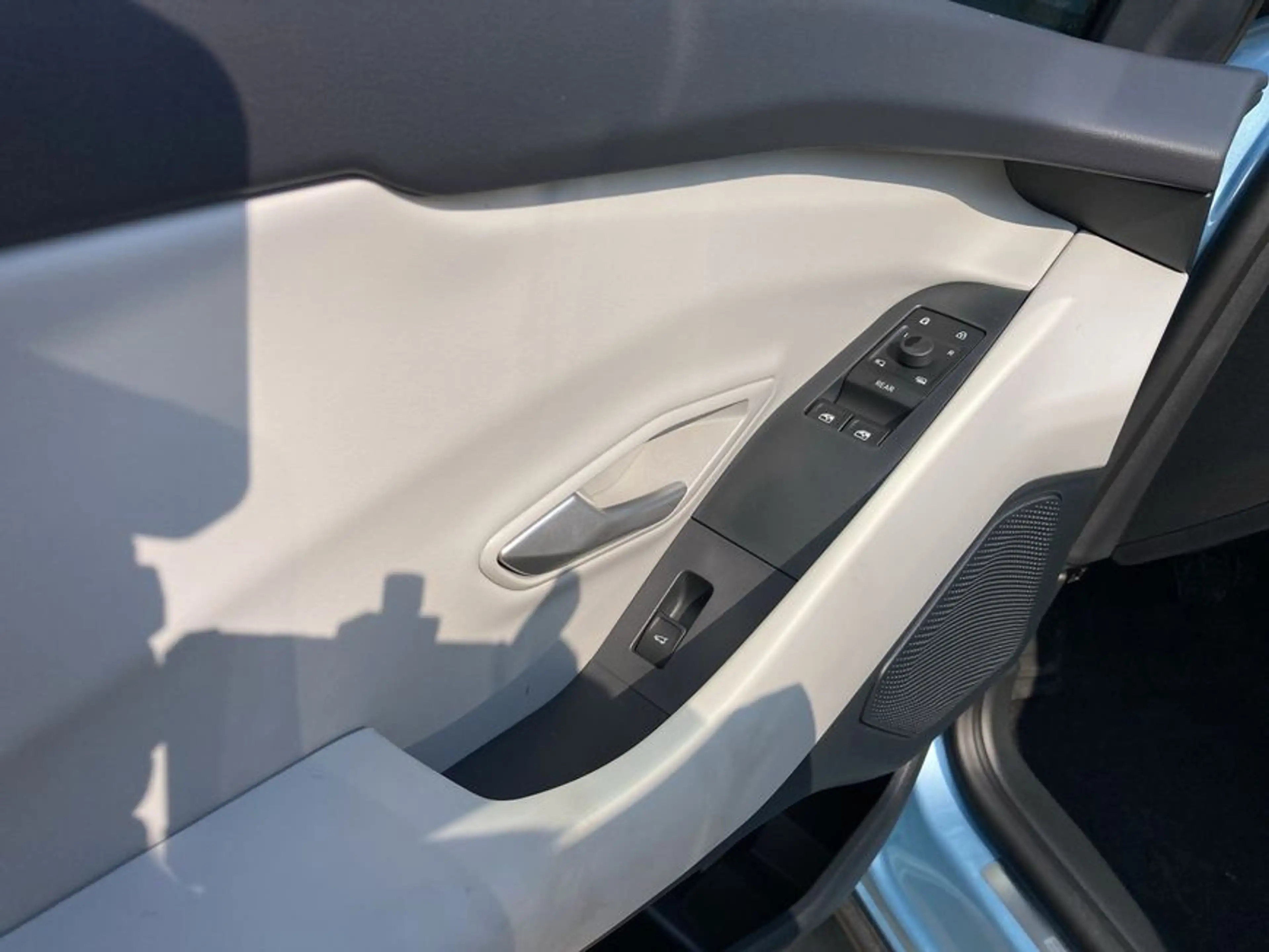 Ford Explorer Elektromotor mit Extended Range RWD 77kWh — photo 13