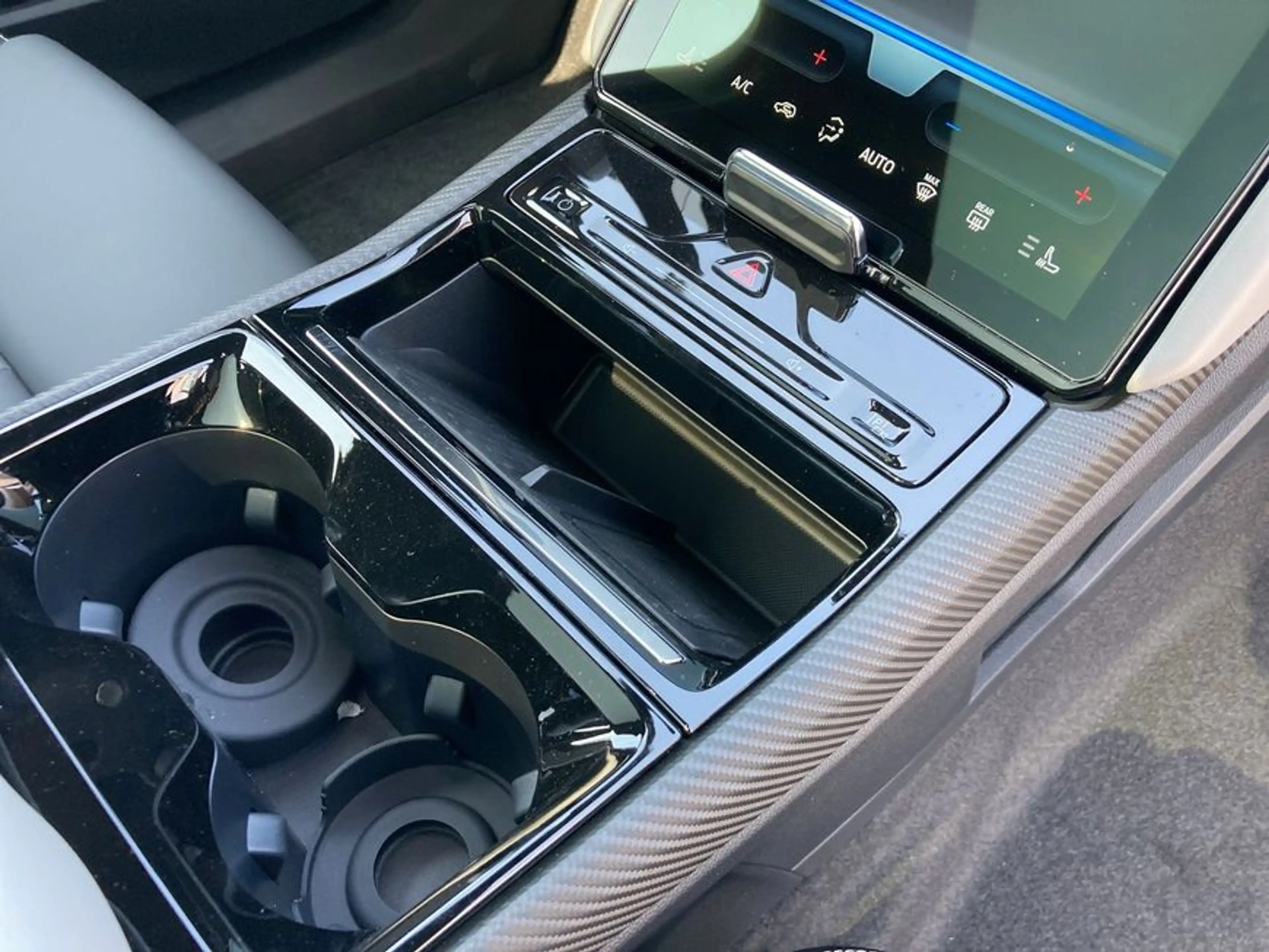 Ford Explorer Elektromotor mit Extended Range RWD 77kWh — photo 14