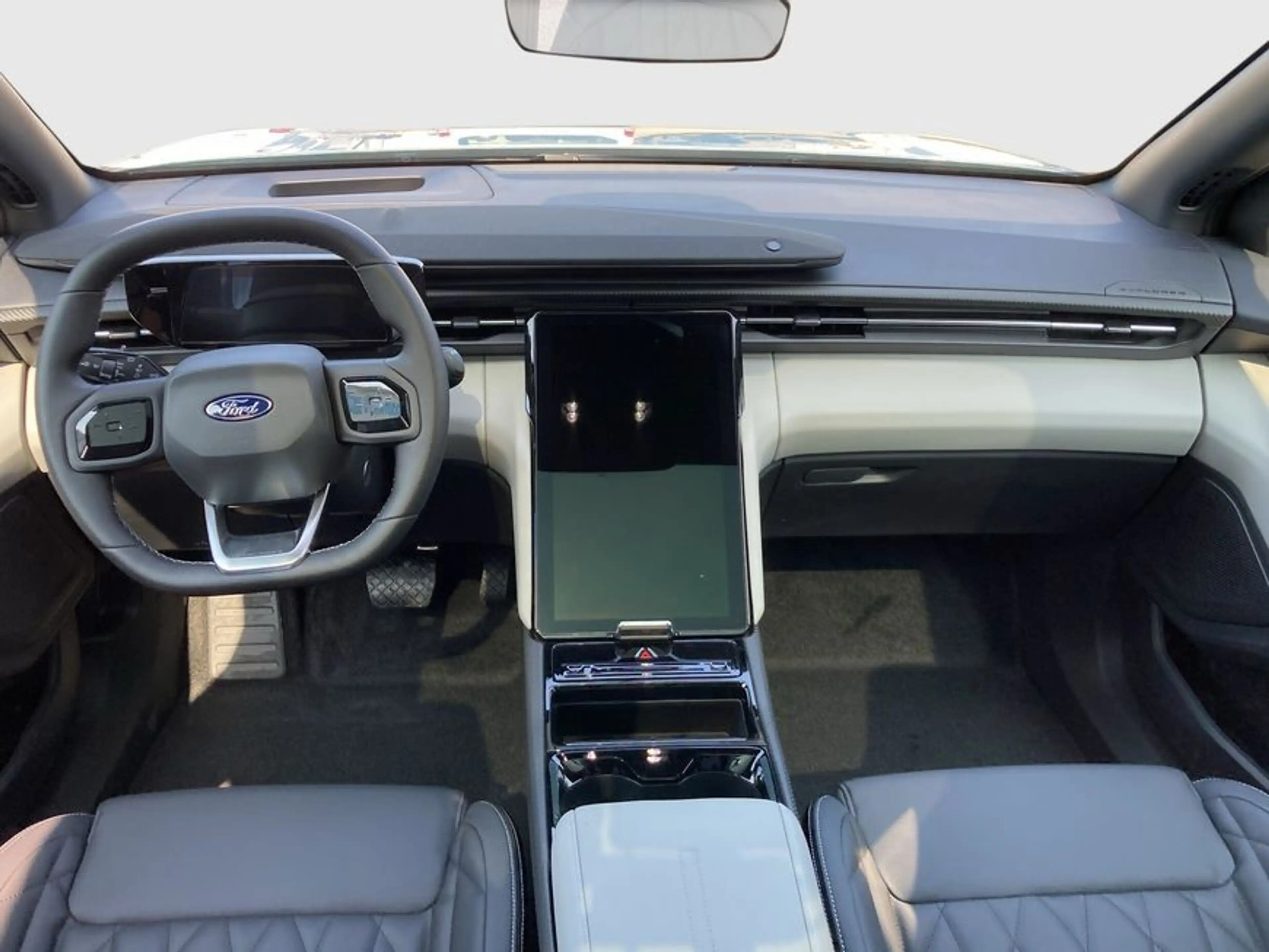 Ford Explorer Elektromotor mit Extended Range RWD 77kWh — photo 9