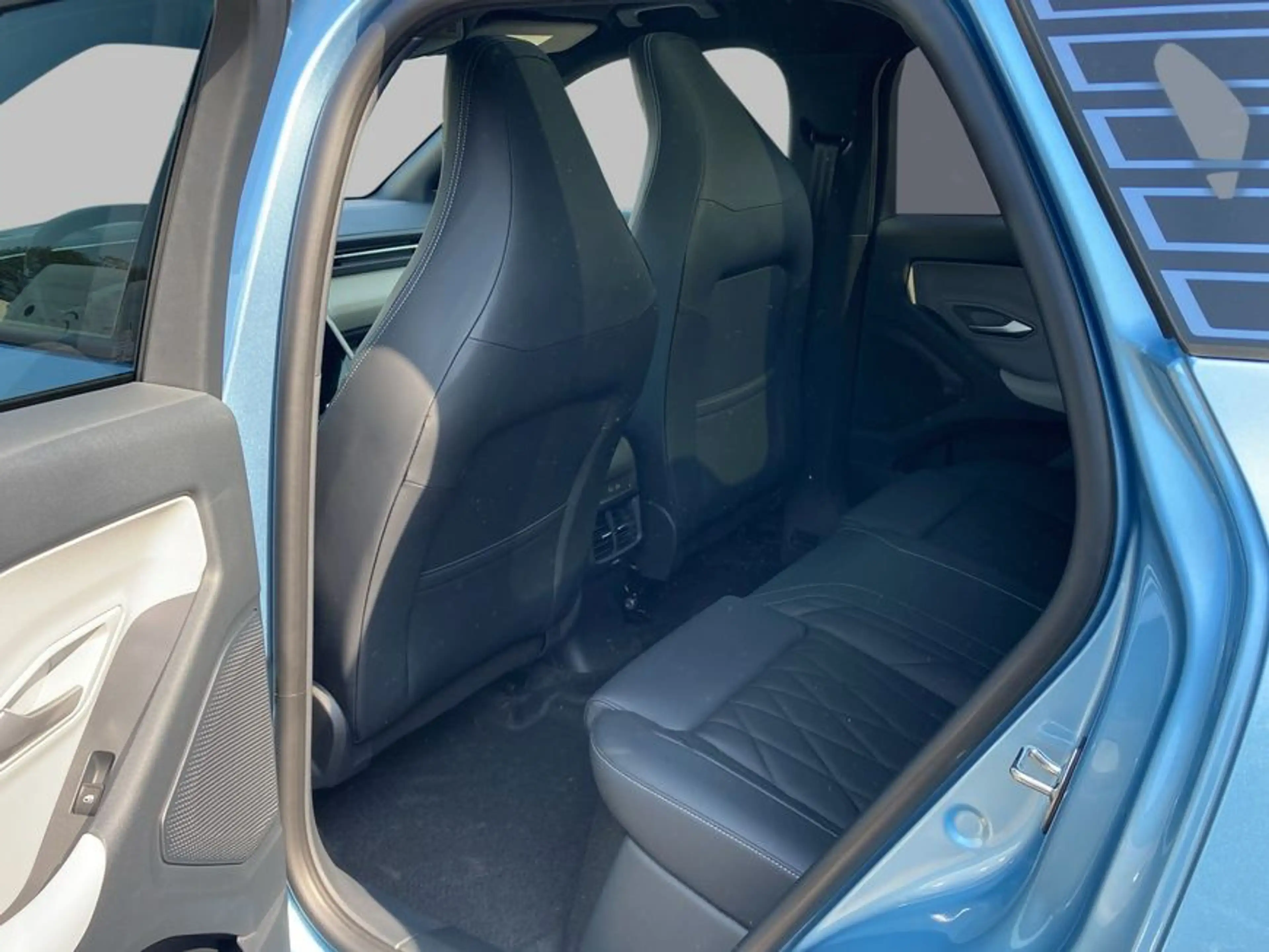 Ford Explorer Elektromotor mit Extended Range RWD 77kWh — photo 8