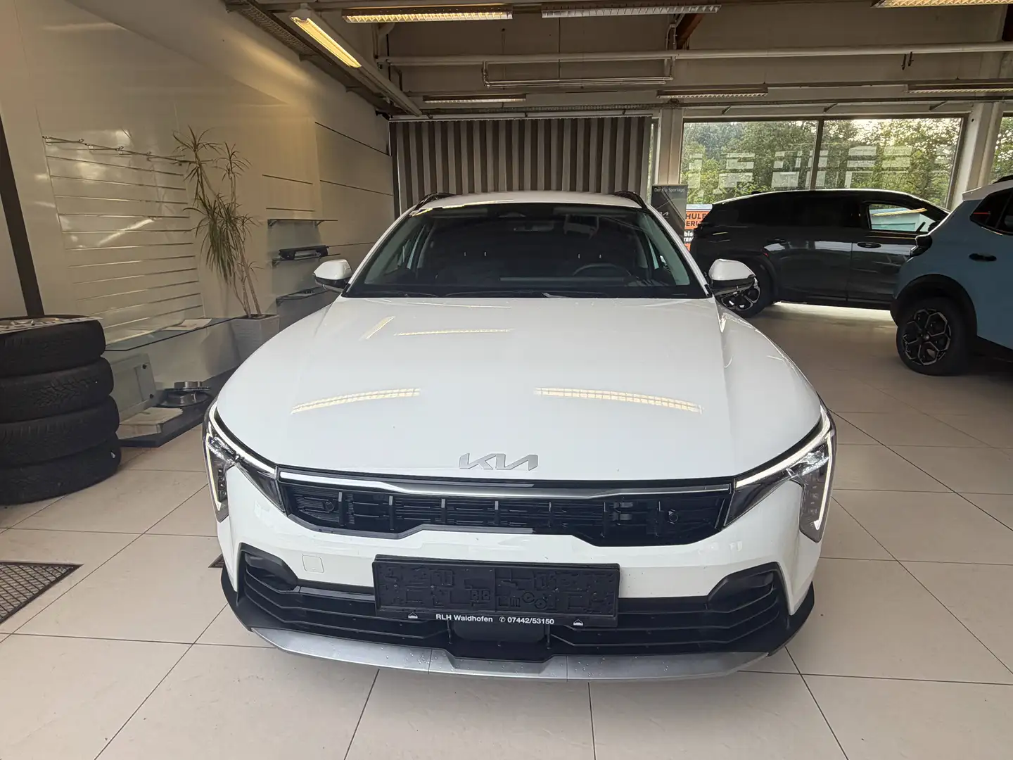 Kia K4 SW Gold 1,0 TGDI MT6 48V Weiß - 1