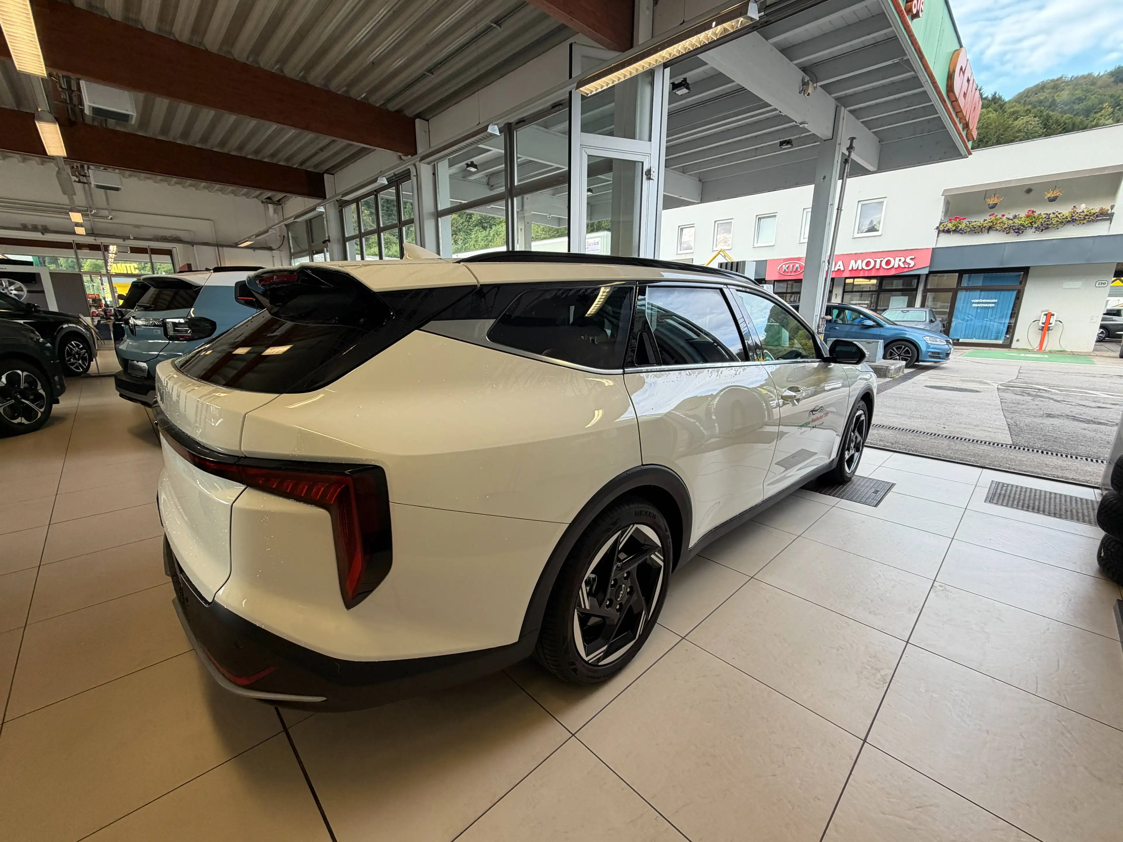 Kia K4 SW Gold 1,0 TGDI MT6 48V — photo 6