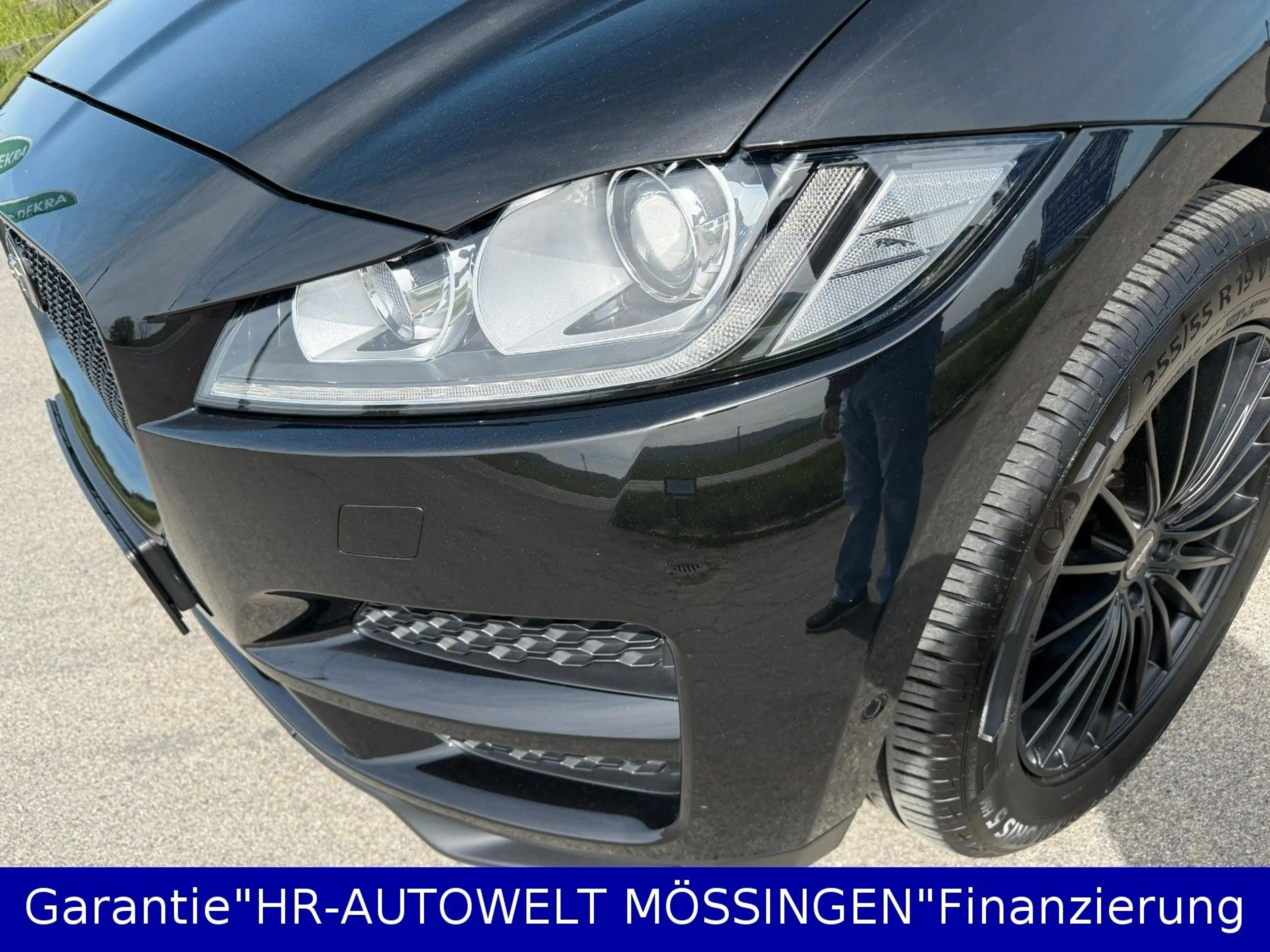 Jaguar F-Pace F-PACE PrestigeAWD*R-SPORT*AHK*LEDER*360° KAMERA — photo 10