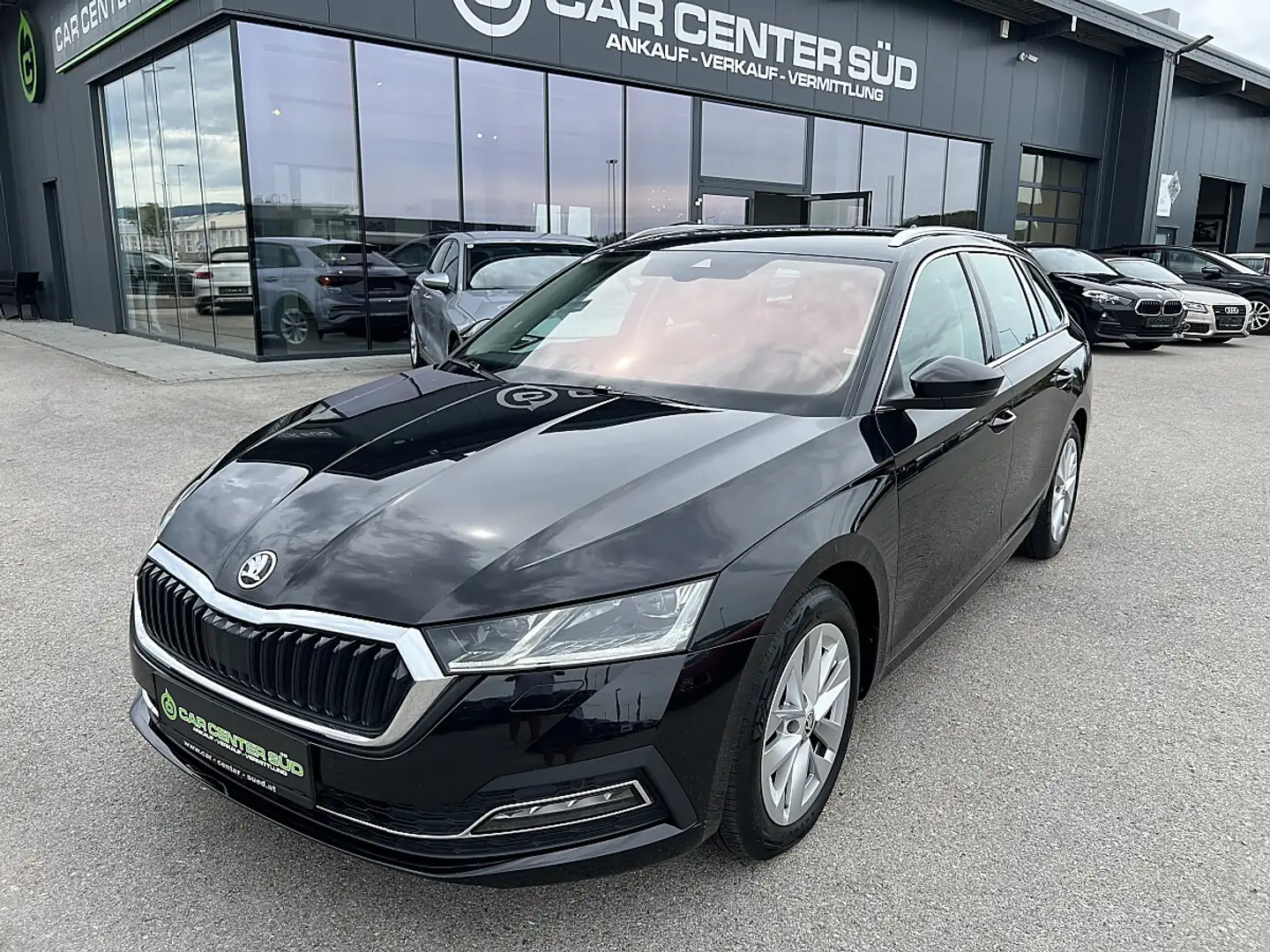 Skoda Octavia Combi 2,0 TDI 4x4 Style DSG Schwarz - 1