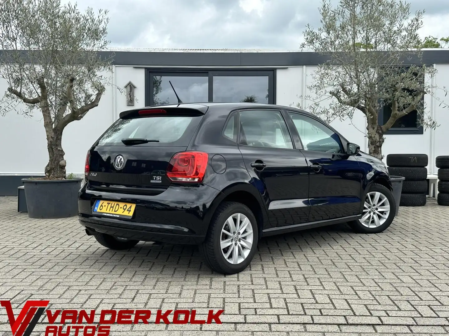 Volkswagen Polo 1.2 TSI BlueMotion Edition Navi Cruise Airco Licht Zwart - 2