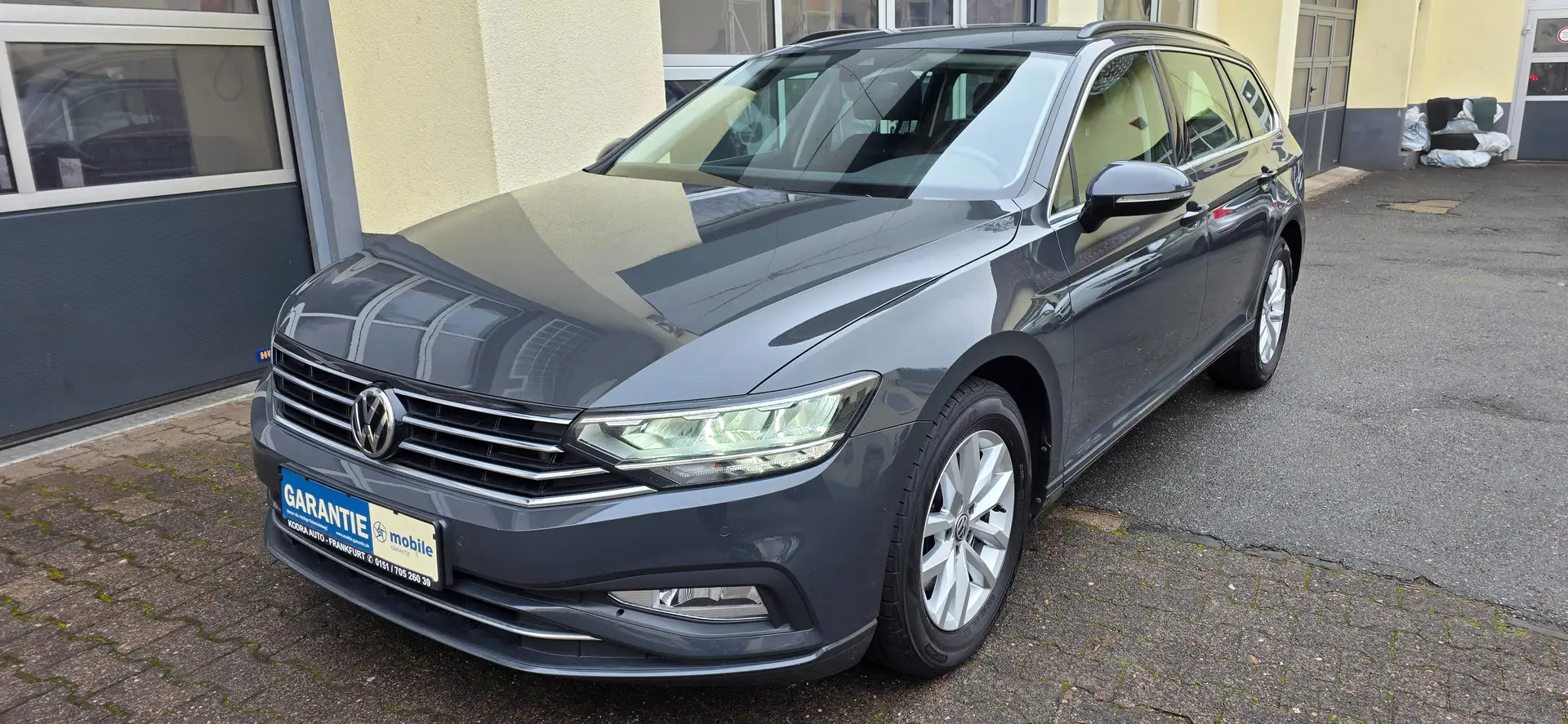 Volkswagen Passat Variant 2.0TDI* Aut* Navi* Kamera* Garantie Gris - 1