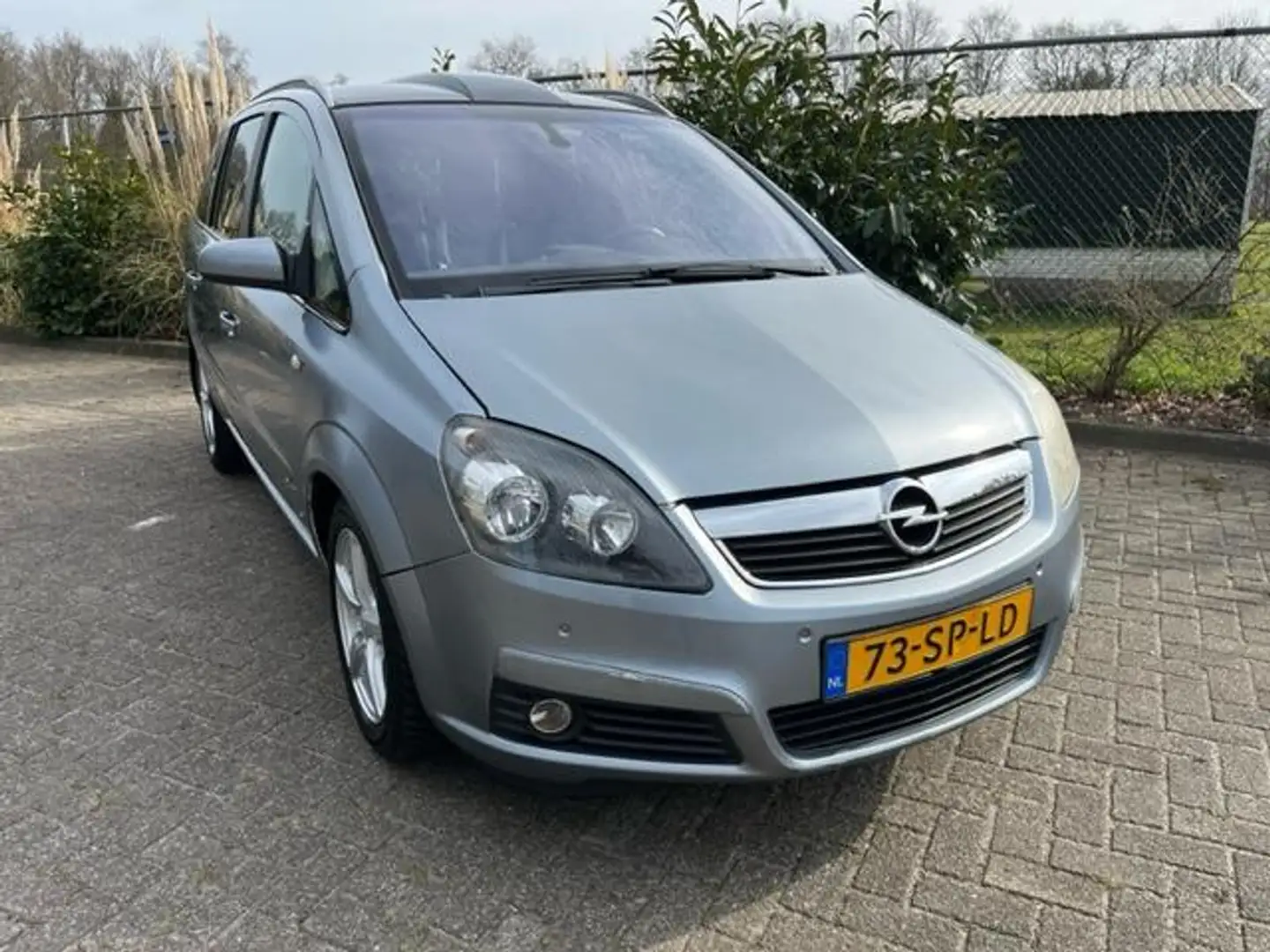 Opel Zafira 2.2 Cosmo I 7 persoons I airco I trekhaak I panora Gris - 2