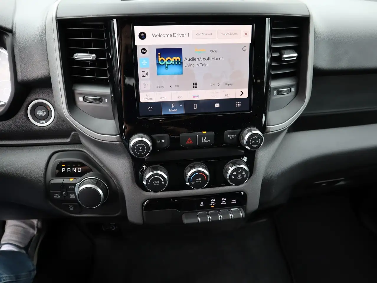 RAM 1500 снимка RAM 1500