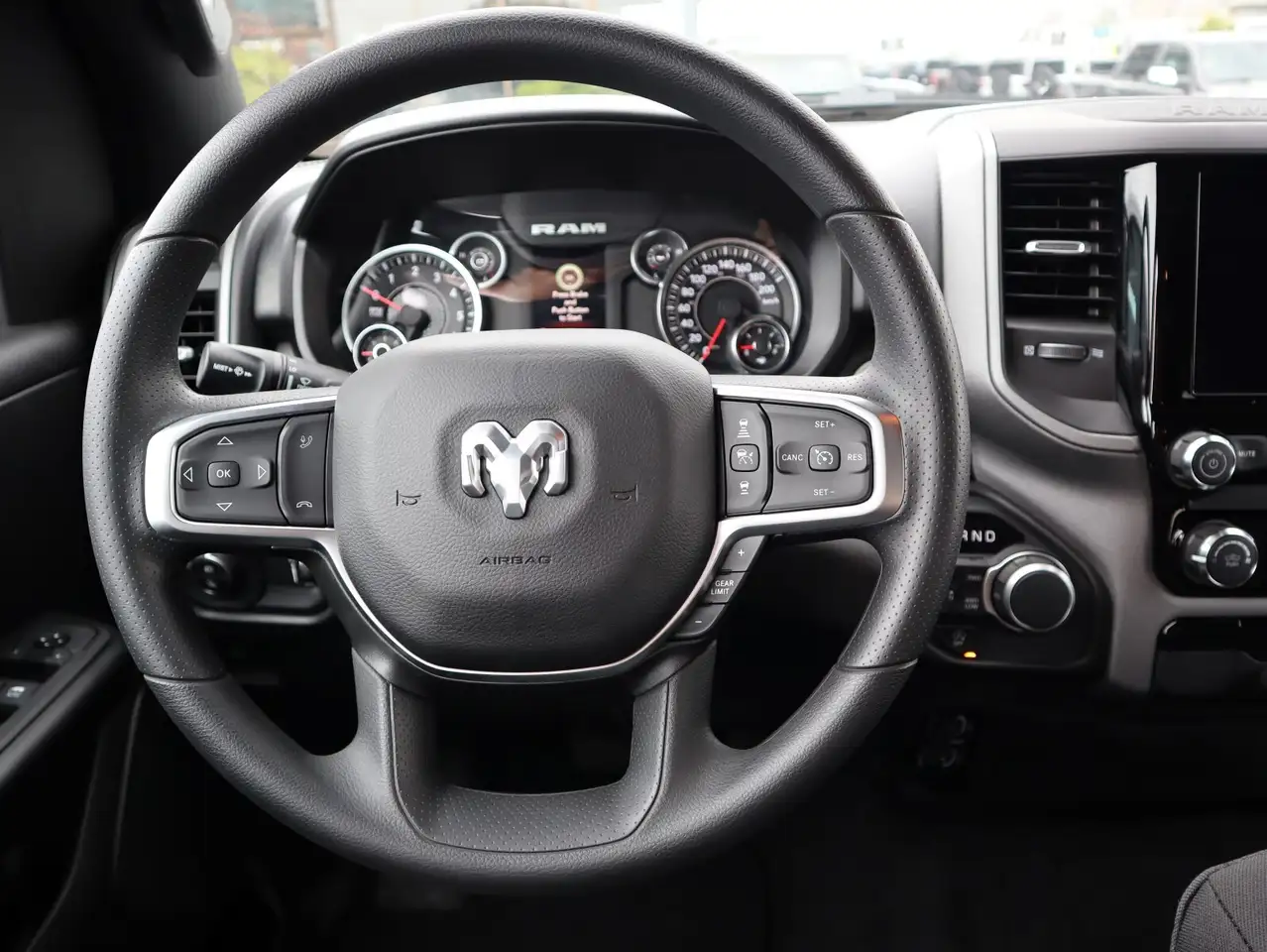 RAM 1500 снимка RAM 1500