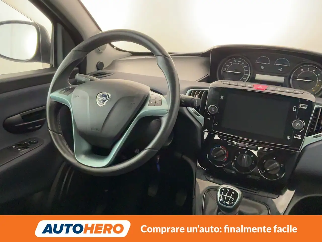 Lancia Ypsilon 2023 — фото 13