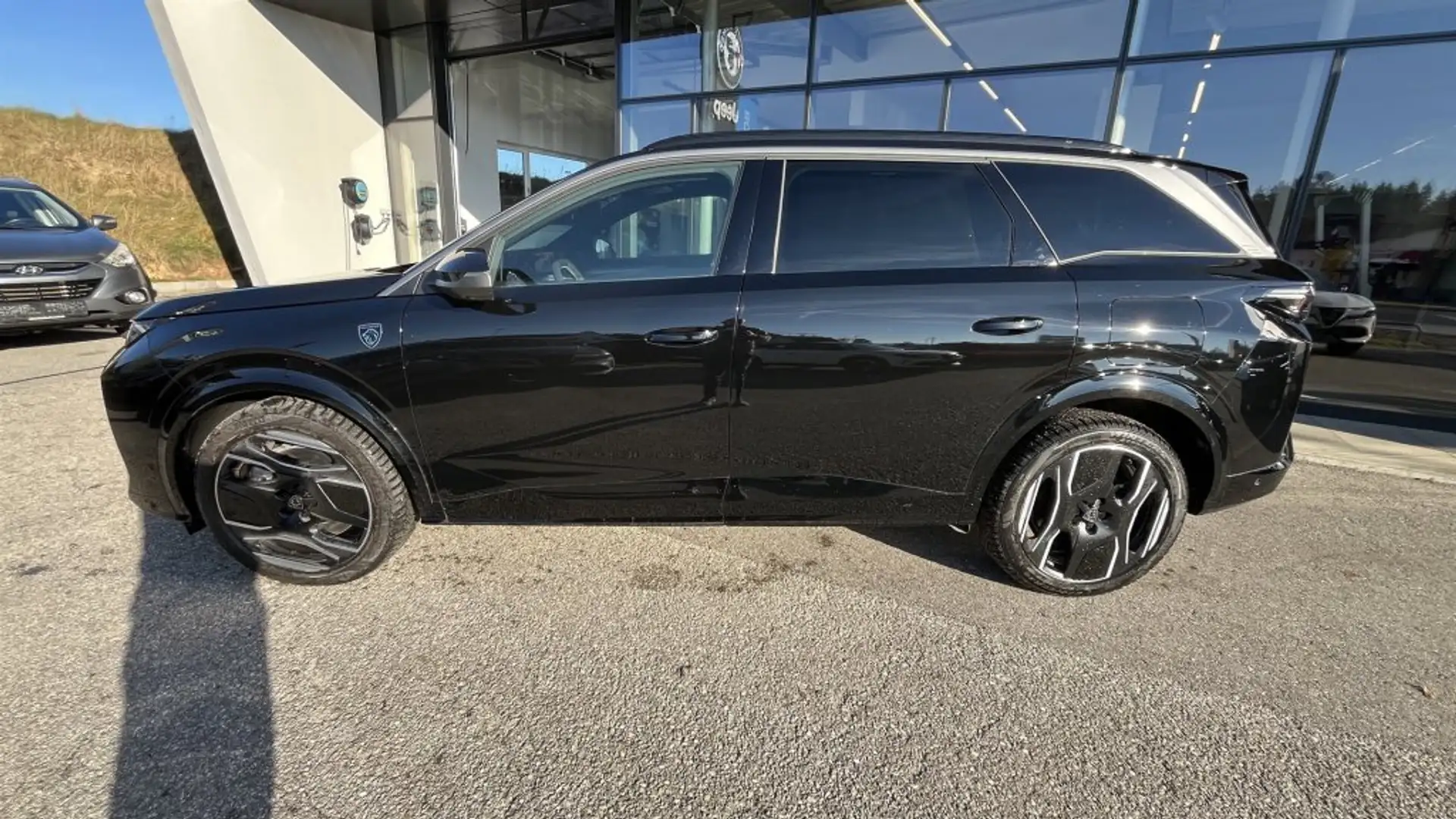 Peugeot 5008 Elektro 325 73kWh AWD Noir - 2