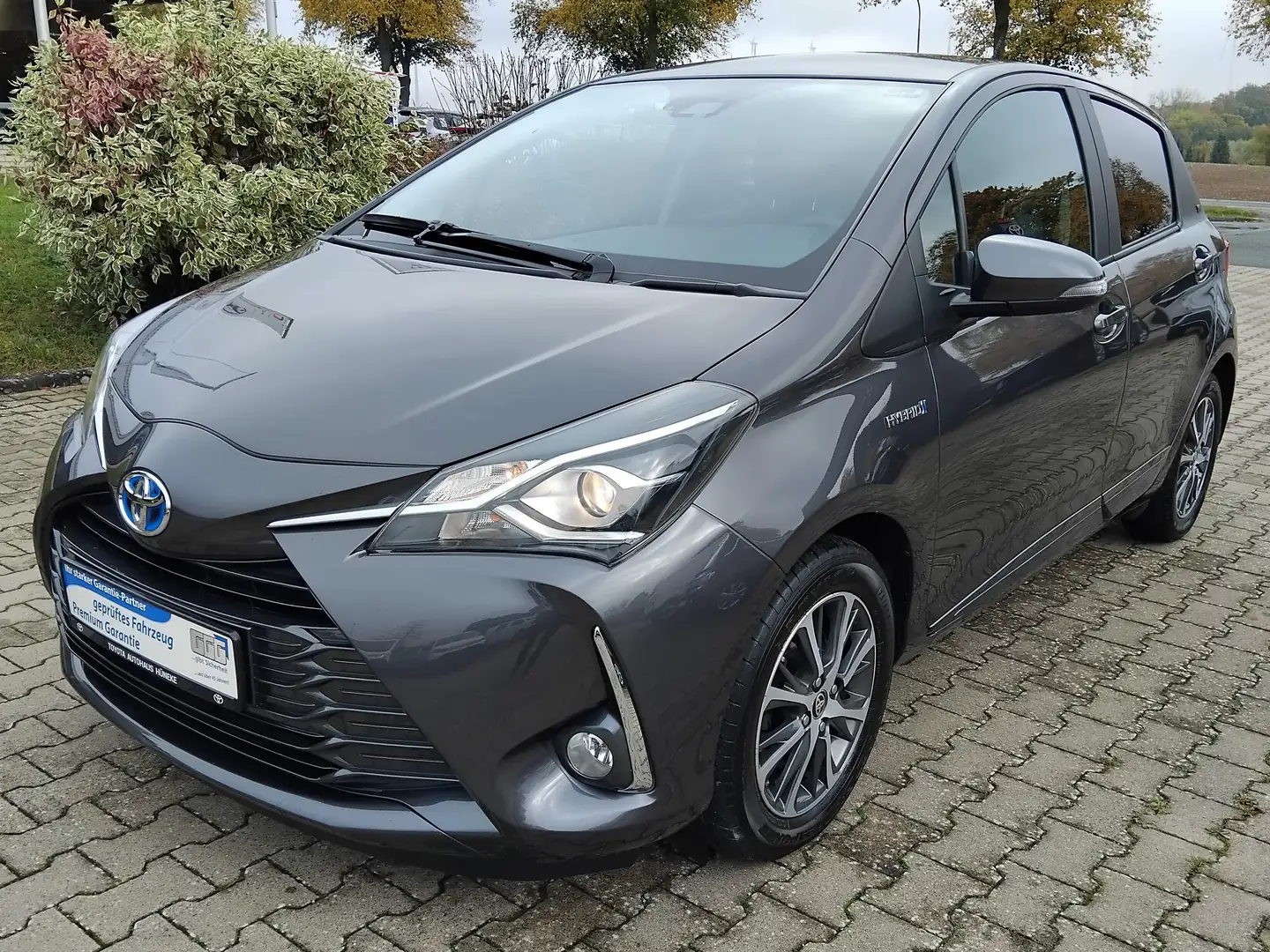 Toyota Yaris Hybrid Y20 Club *SHZ*Kamera*Klima*BT*Alufelgen* - 1