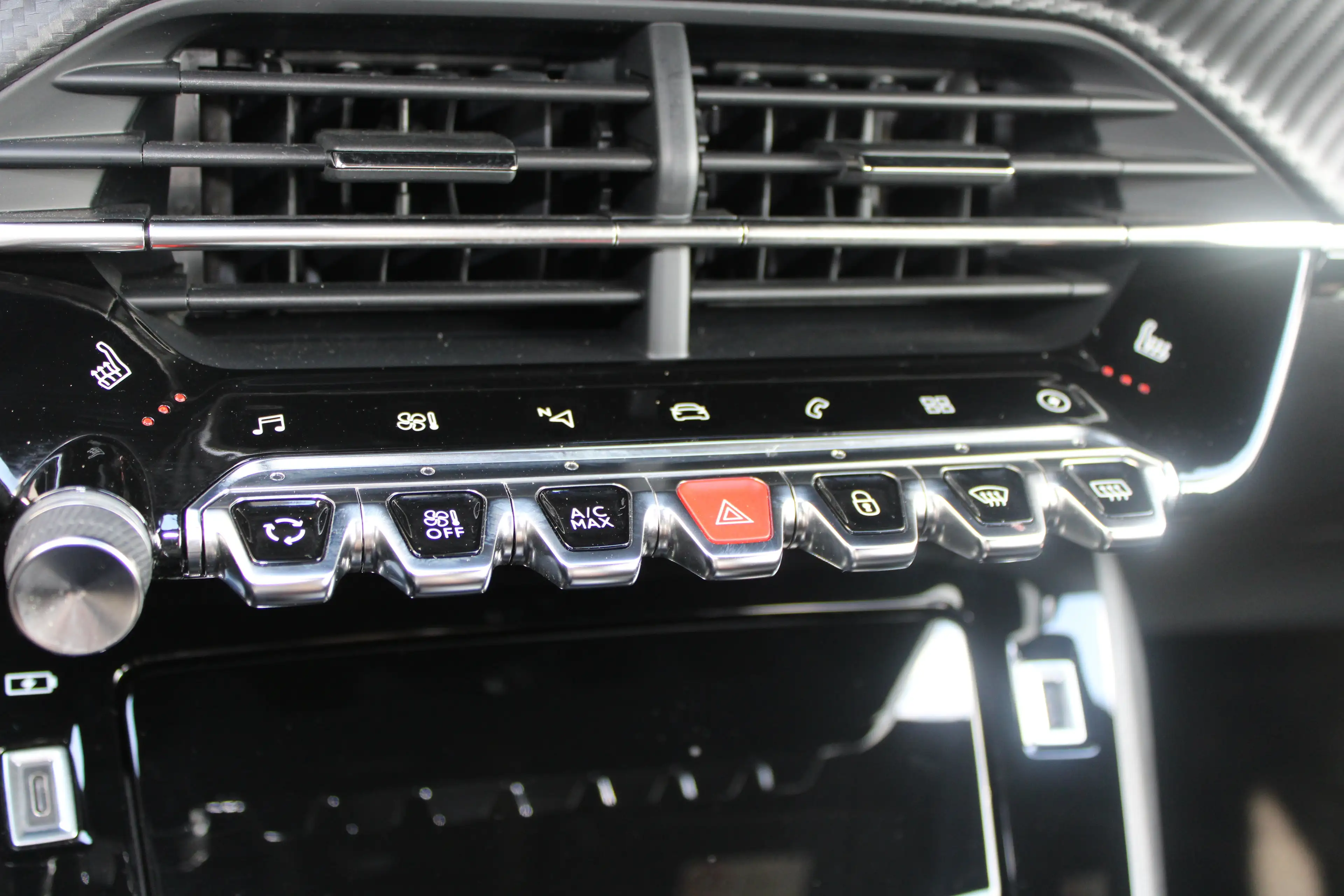 Peugeot e-208 EV GT Pack 50 kWh | Fase 3 laden | Stoelverwarming — photo 31
