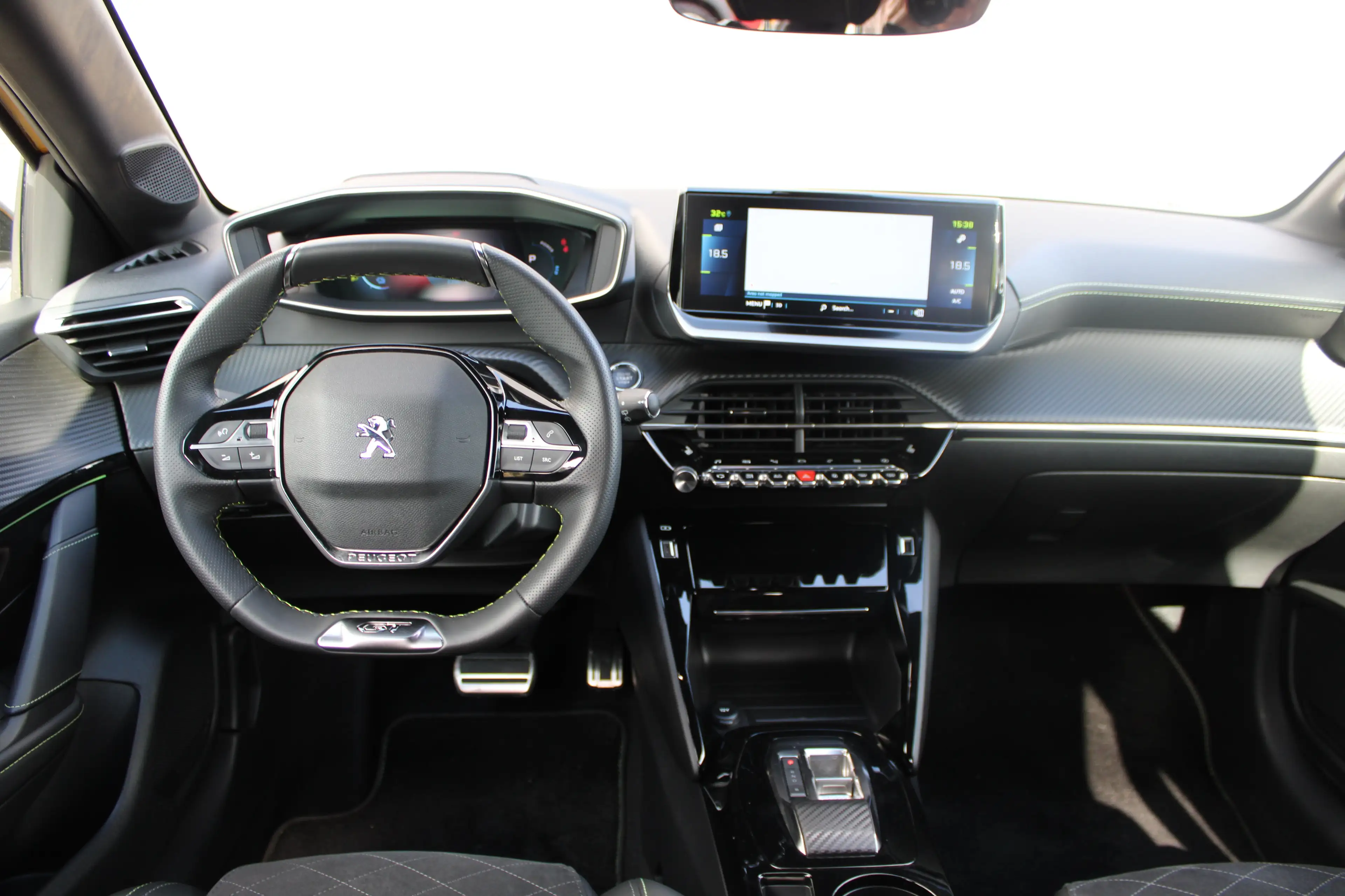Peugeot e-208 EV GT Pack 50 kWh | Fase 3 laden | Stoelverwarming — photo 15