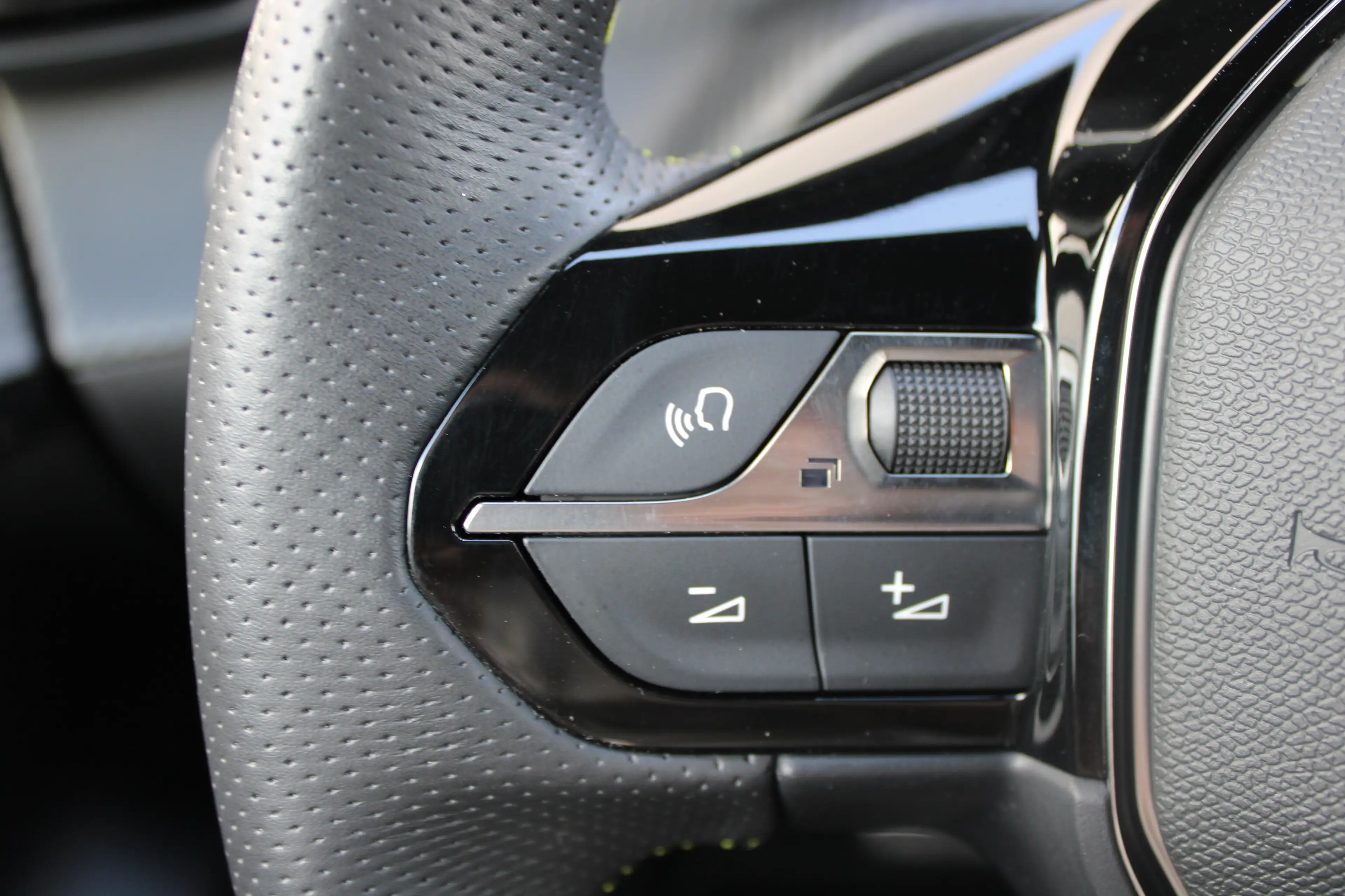 Peugeot e-208 EV GT Pack 50 kWh | Fase 3 laden | Stoelverwarming — photo 24