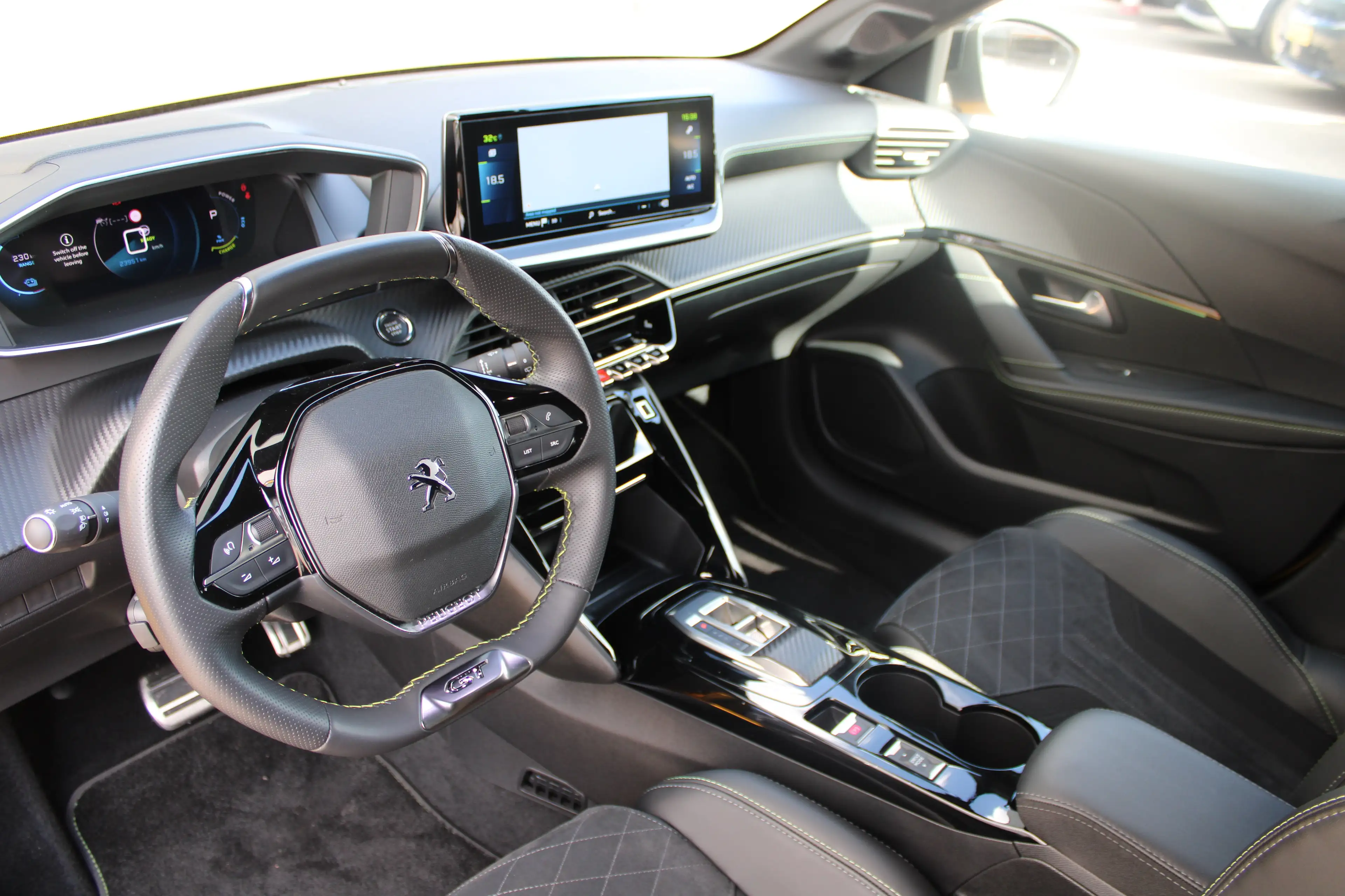 Peugeot e-208 EV GT Pack 50 kWh | Fase 3 laden | Stoelverwarming — photo 18