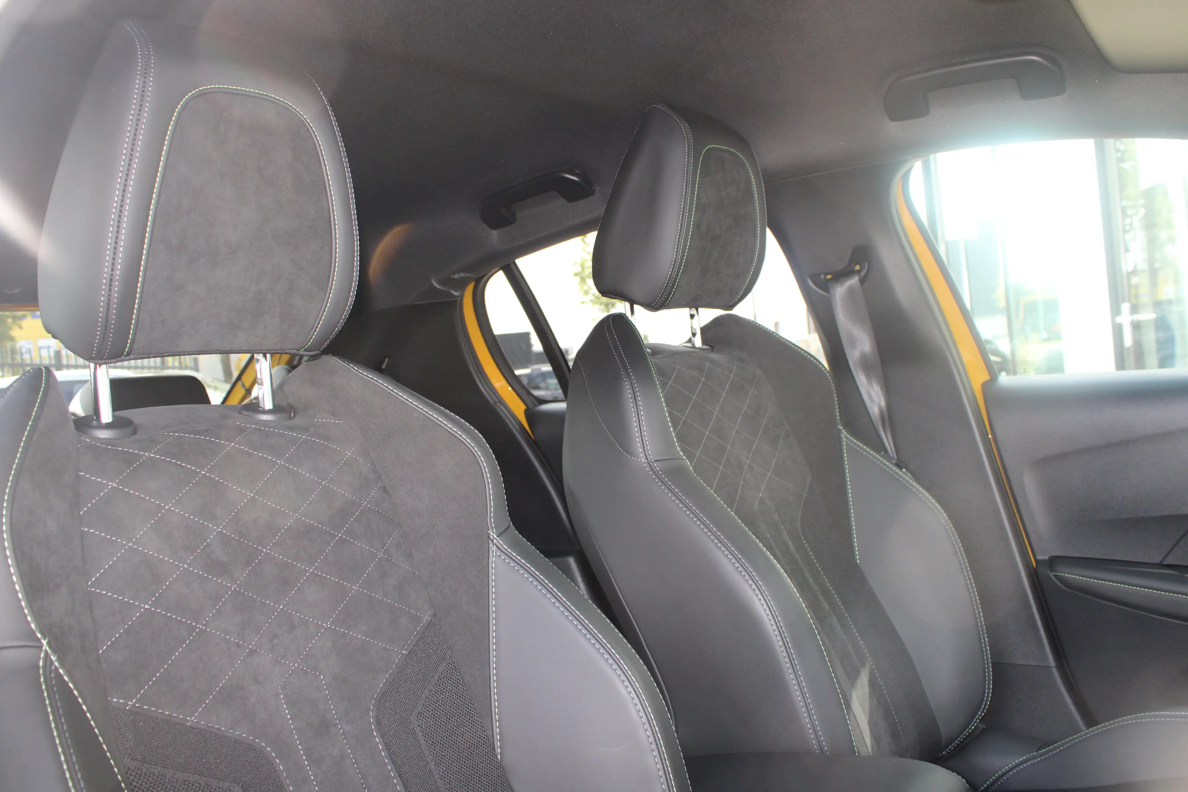Peugeot e-208 EV GT Pack 50 kWh | Fase 3 laden | Stoelverwarming — photo 4
