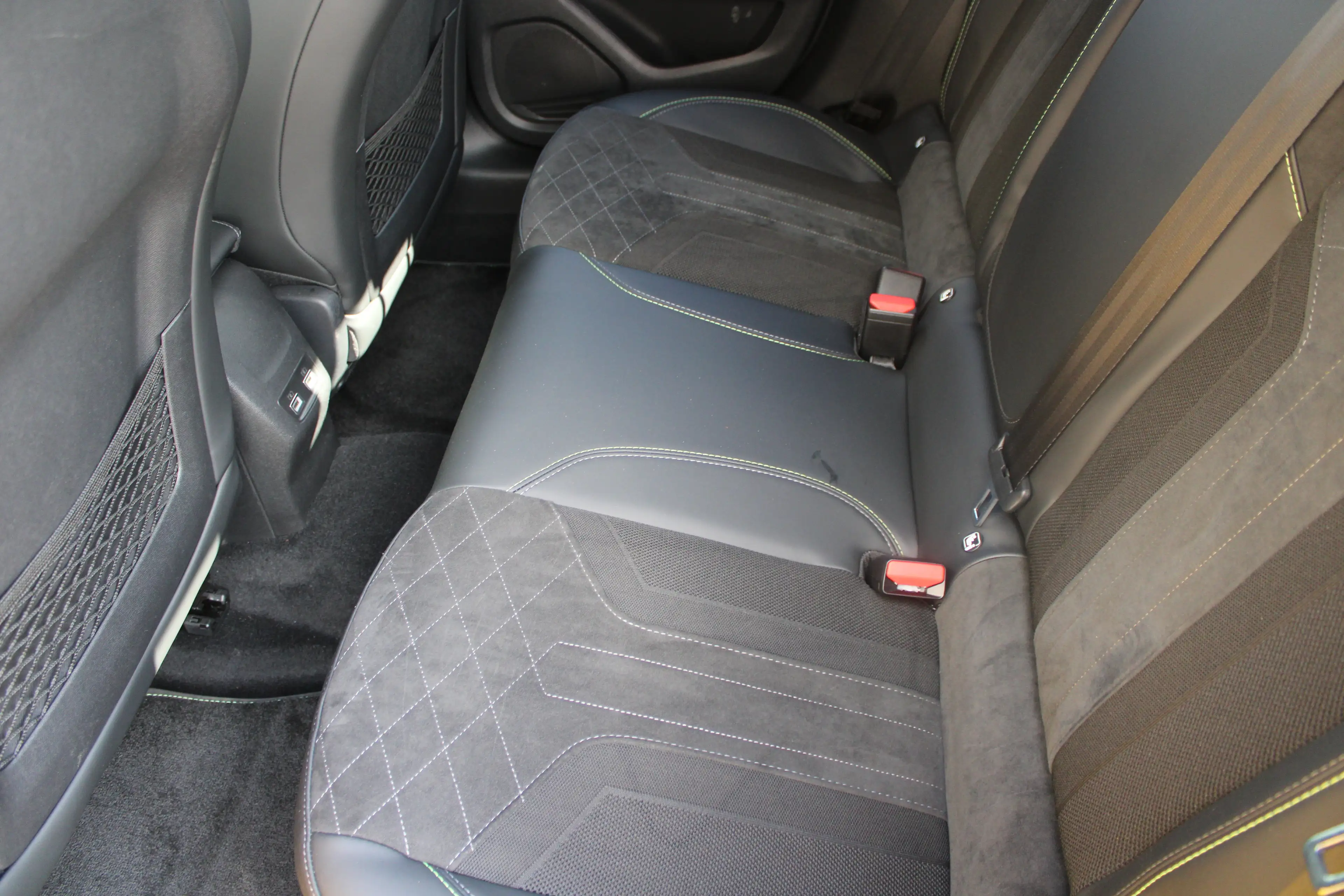 Peugeot e-208 EV GT Pack 50 kWh | Fase 3 laden | Stoelverwarming — photo 14