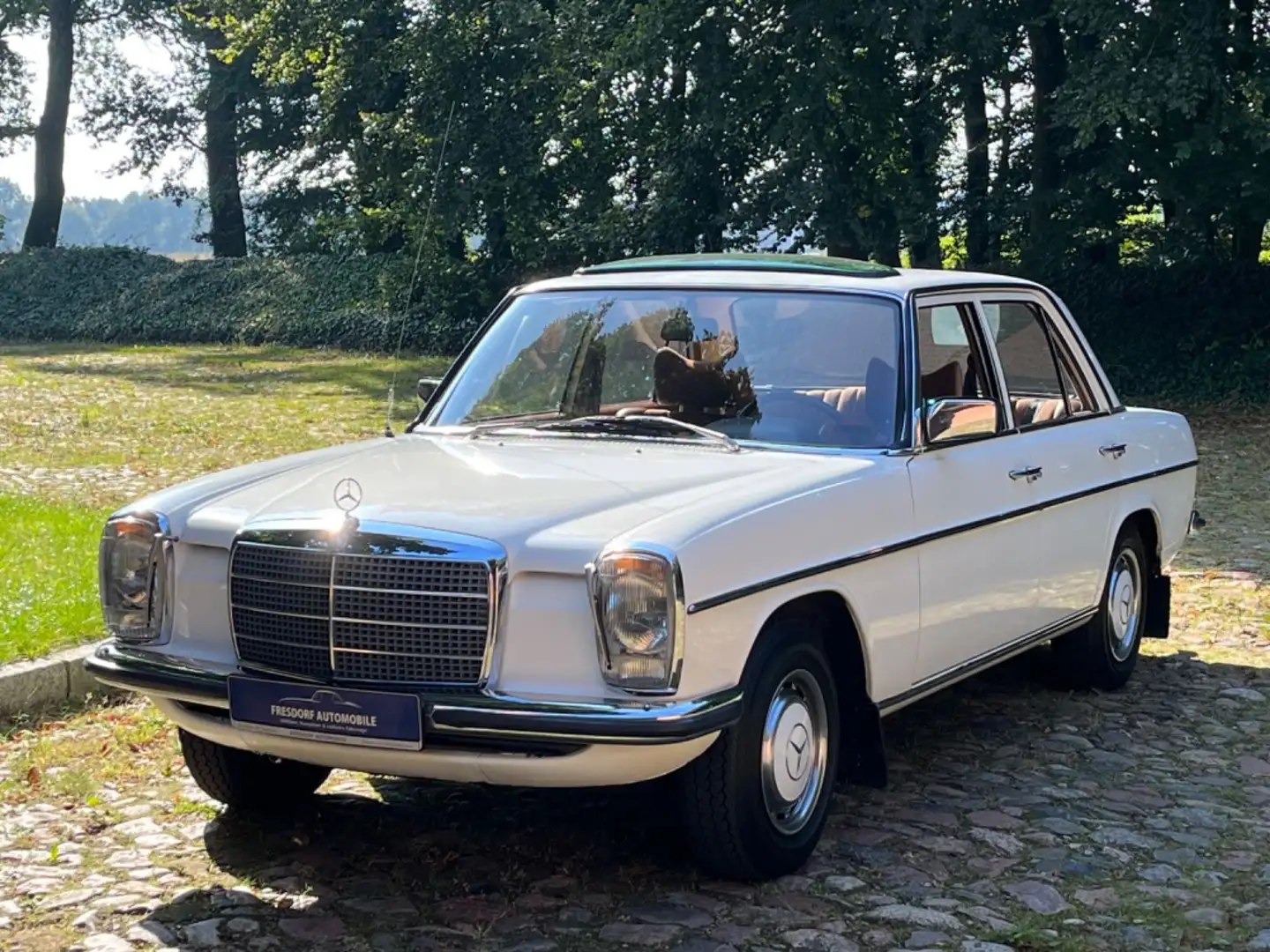Mercedes-Benz 200 W115 /8, top Originalfahrz. nur 81.000 Km!!! Weiß - 2