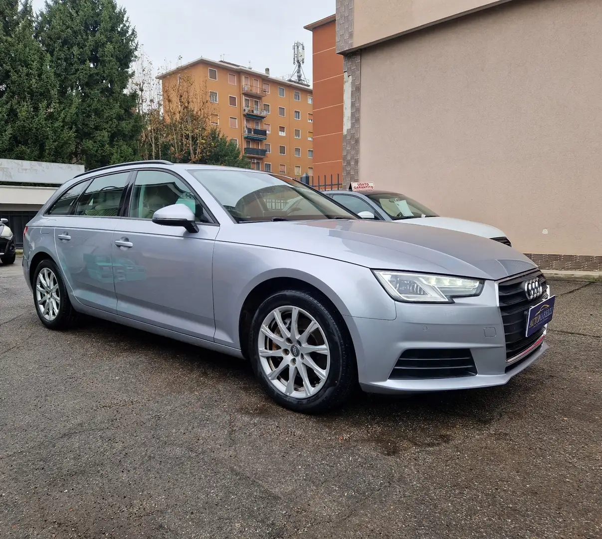 Audi A4 Avant 40 2.0 tdi Design 190cv s-tronic Argent - 2