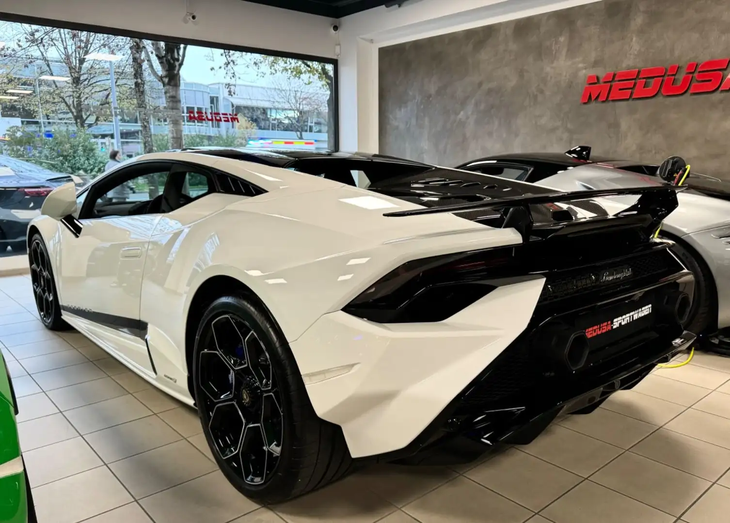 Lamborghini Huracán HURACAN TECNICA CARBON EXT&INT SENSONUM FULLOPT! Bílá - 1