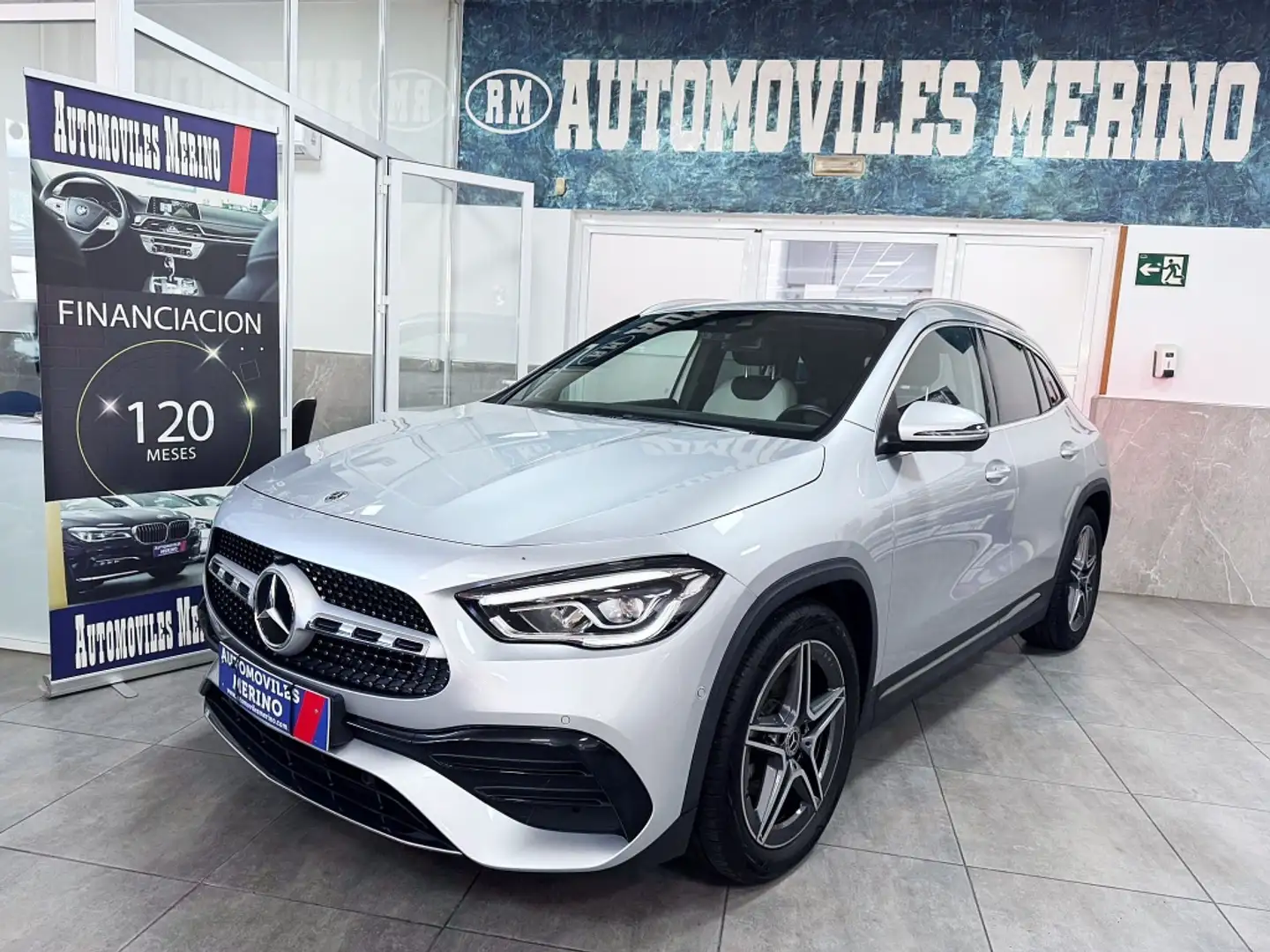 Mercedes-Benz GLA 200 200d 8G-DCT Plateado - 1
