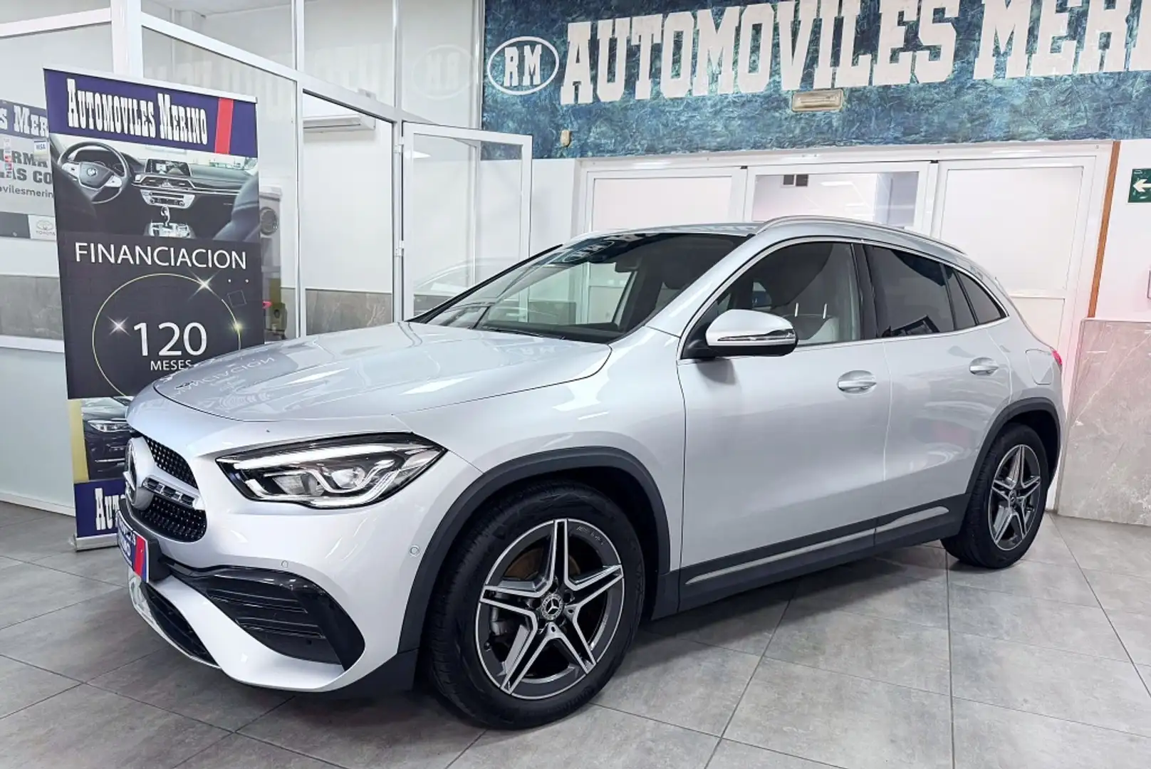 Mercedes-Benz GLA 200 200d 8G-DCT Plateado - 2