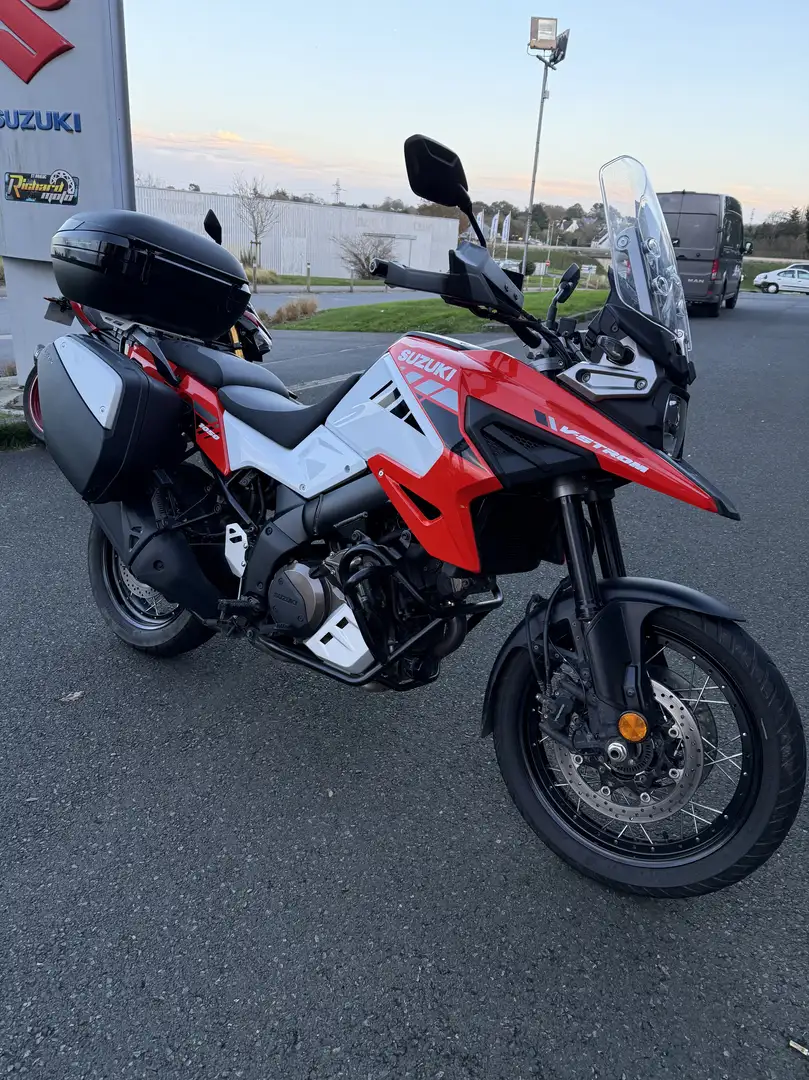 Suzuki V-Strom 1050 Rosso - 1